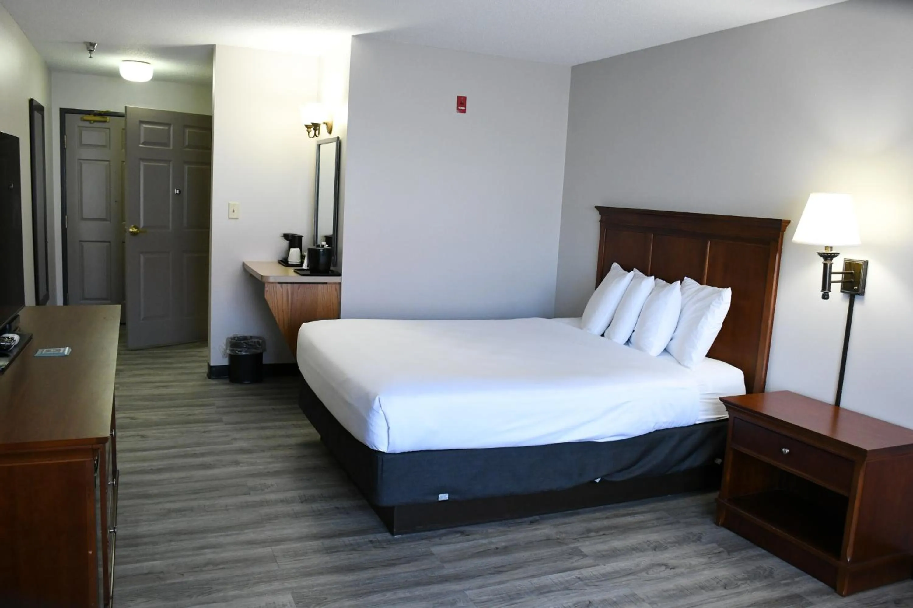 Bed in Best Western Harmony Inn Fort Dodge Iowa