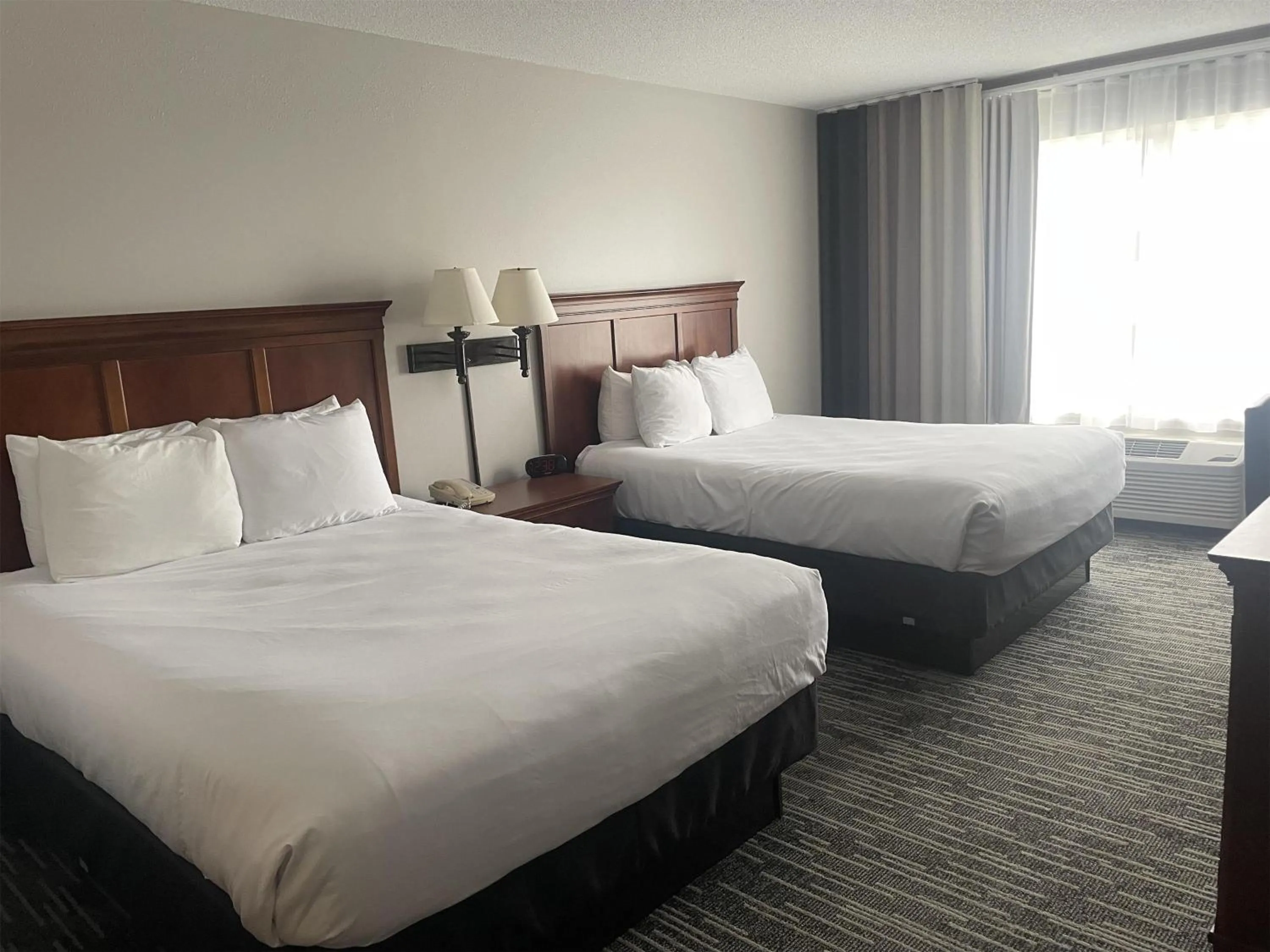 Bedroom, Bed in Best Western Harmony Inn Fort Dodge Iowa