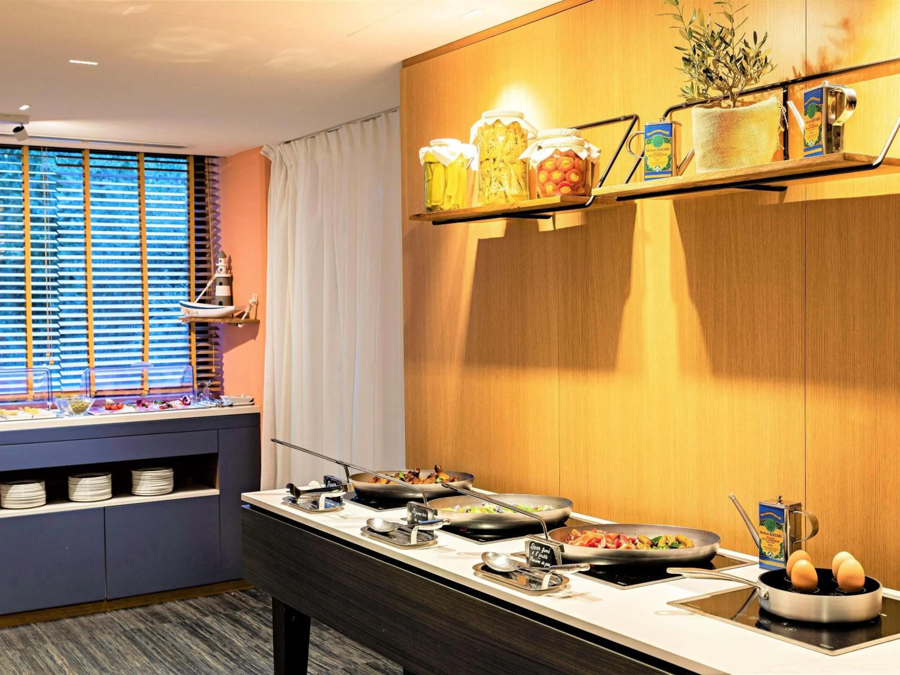 Breakfast in Croisette Beach Hotel Cannes - MGallery Collection