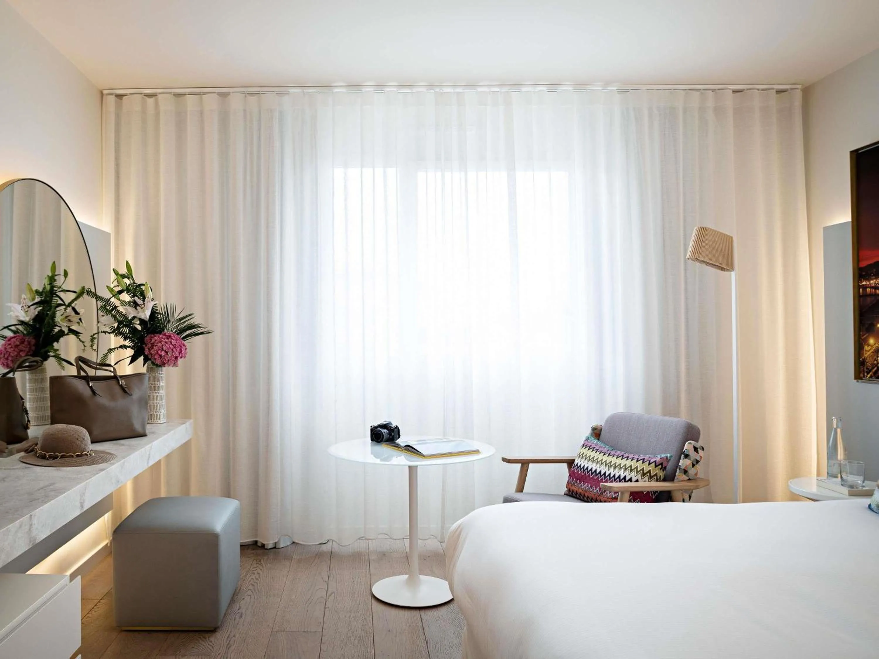 Bedroom, Bed in Croisette Beach Hotel Cannes - MGallery Collection