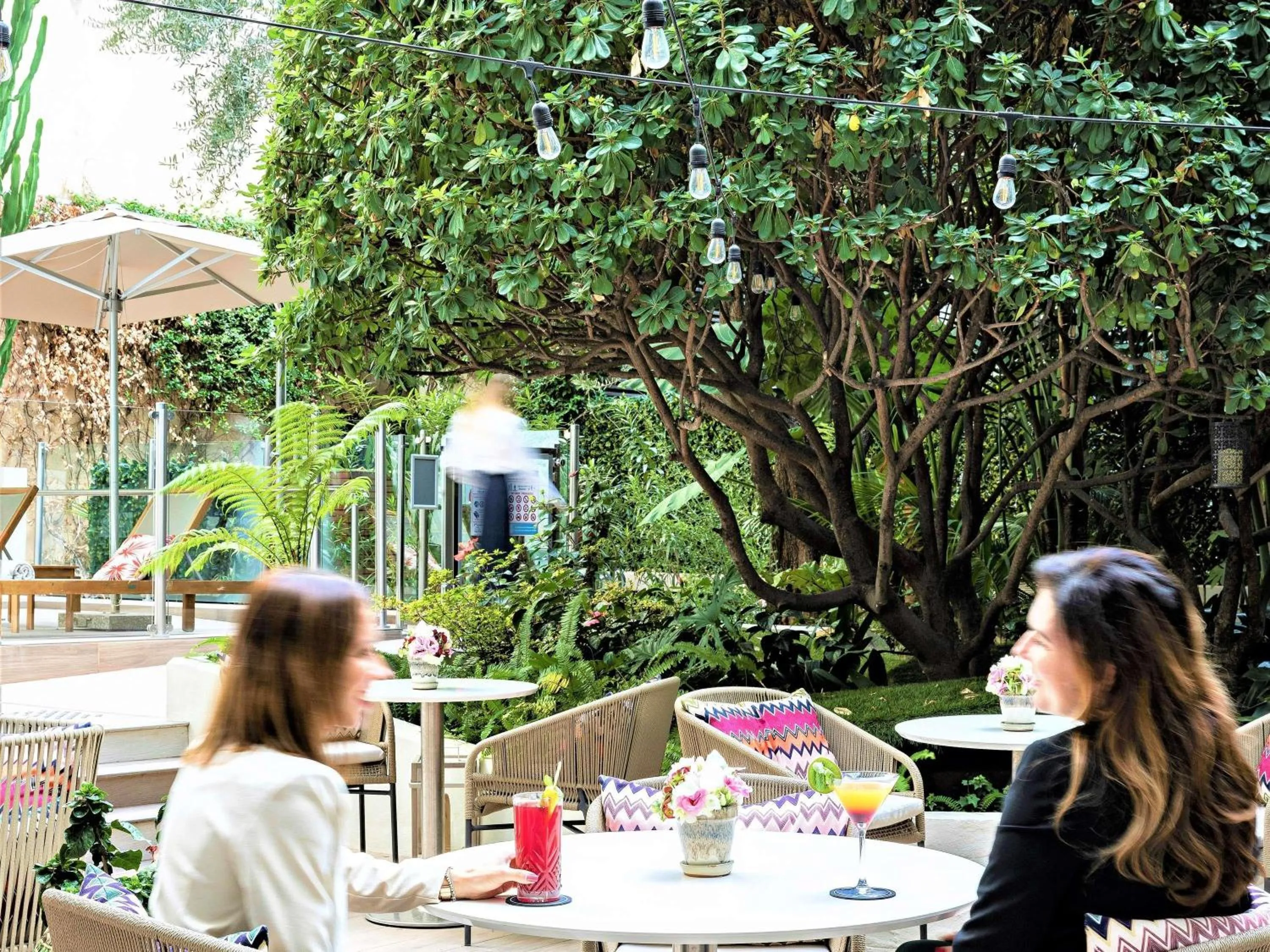 Lounge or bar in Croisette Beach Hotel Cannes - MGallery Collection