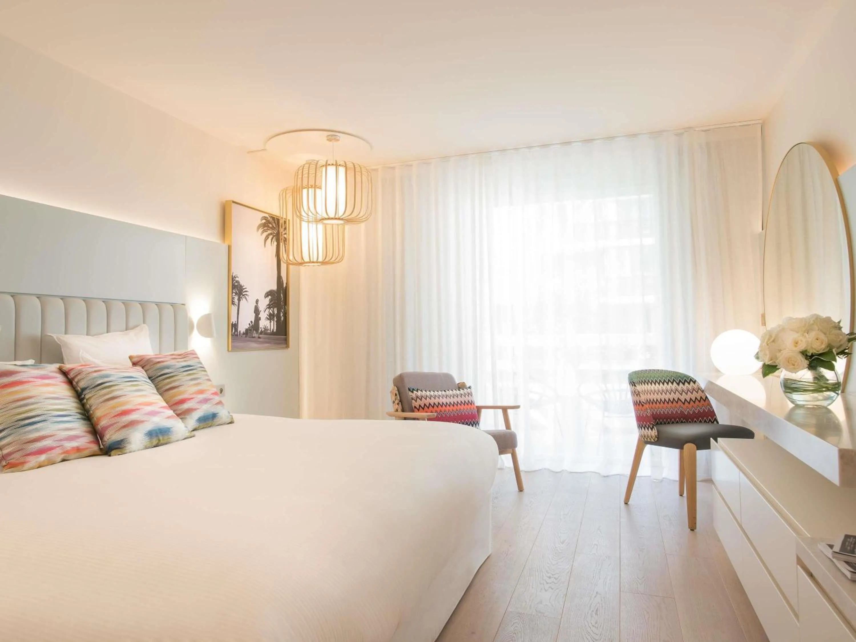 Bedroom, Bed in Croisette Beach Hotel Cannes - MGallery Collection