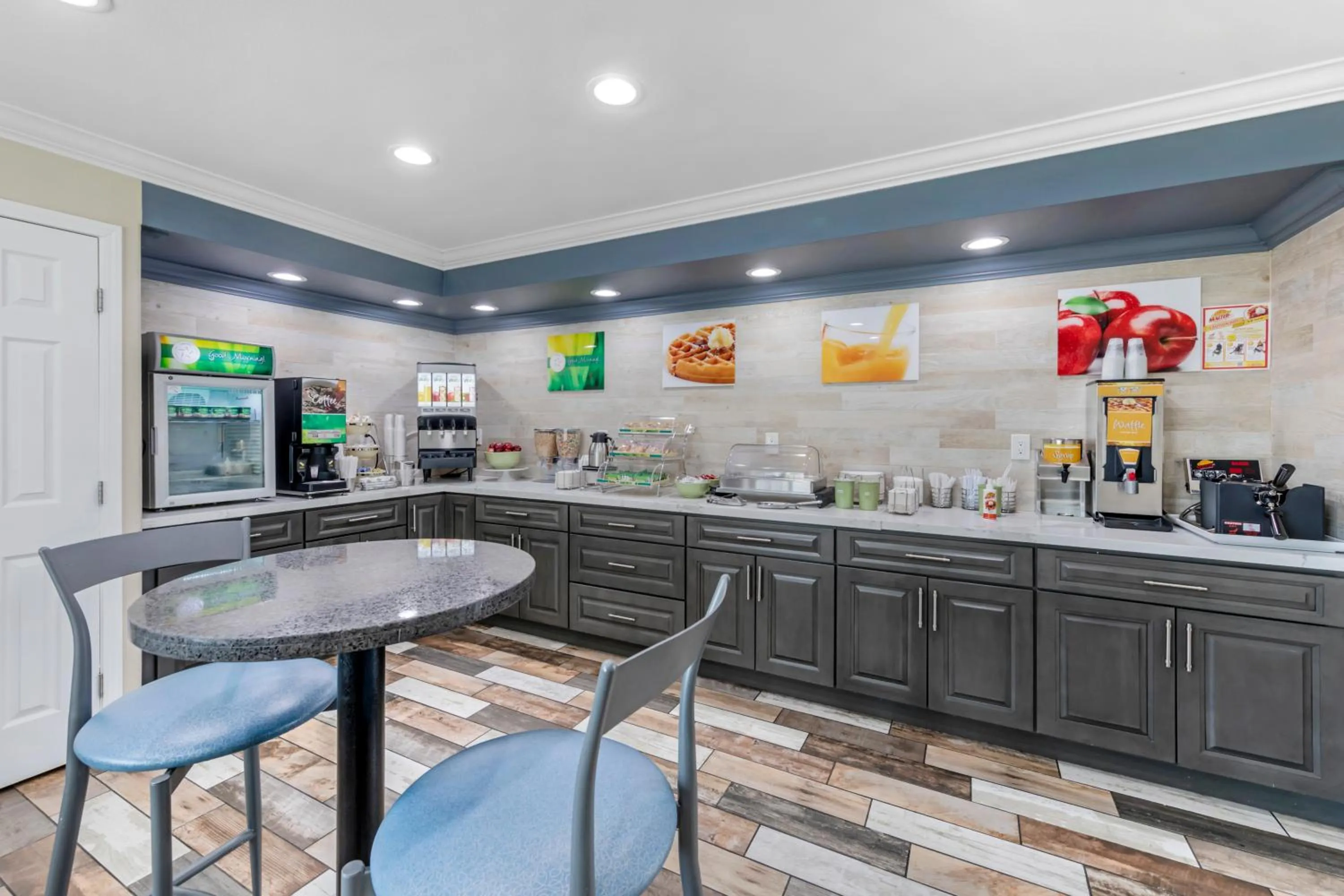 Breakfast in Quality Inn Kettleman City near Hwy 41