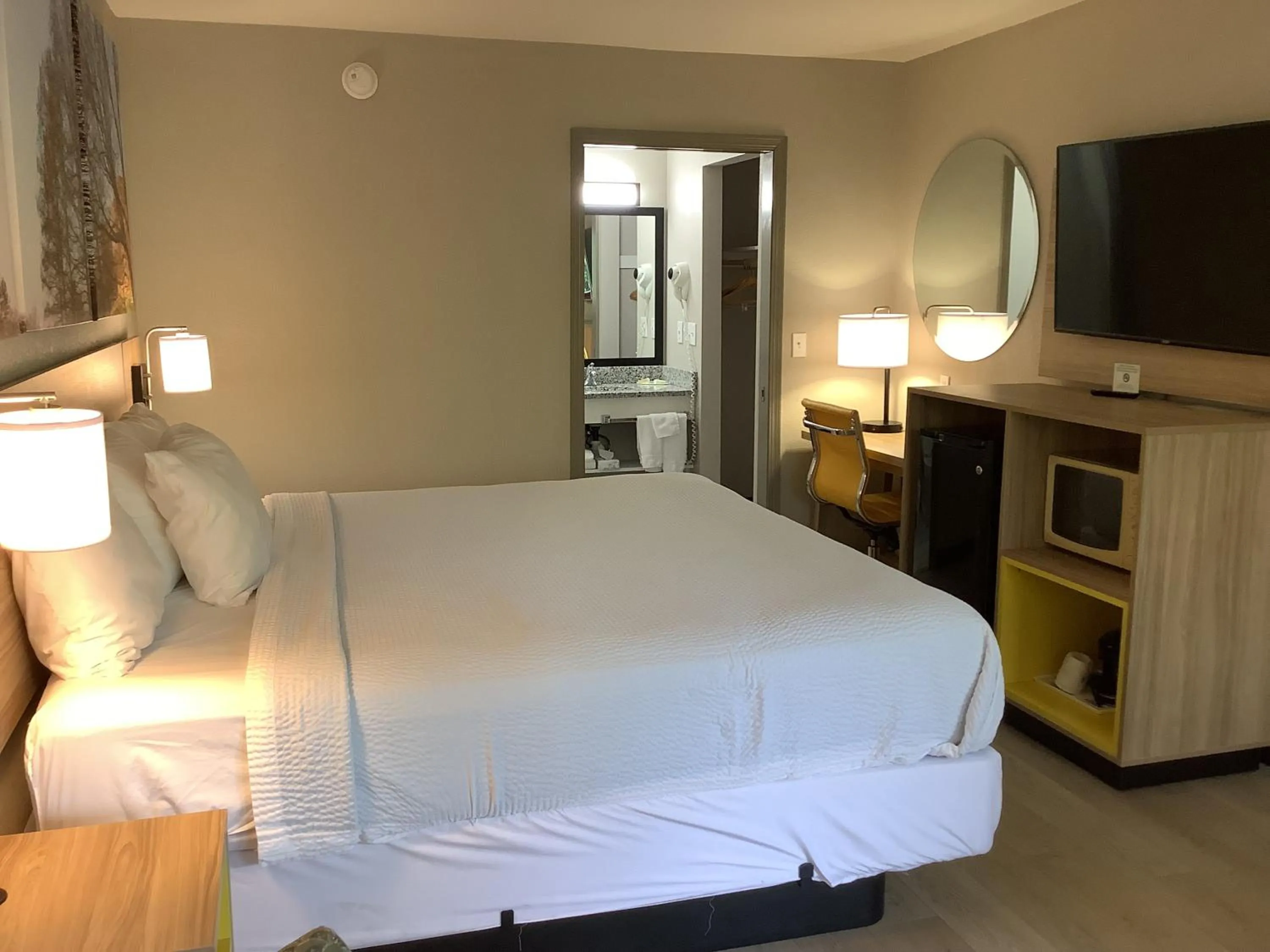 Bed in Days Inn by Wyndham Kingdom City