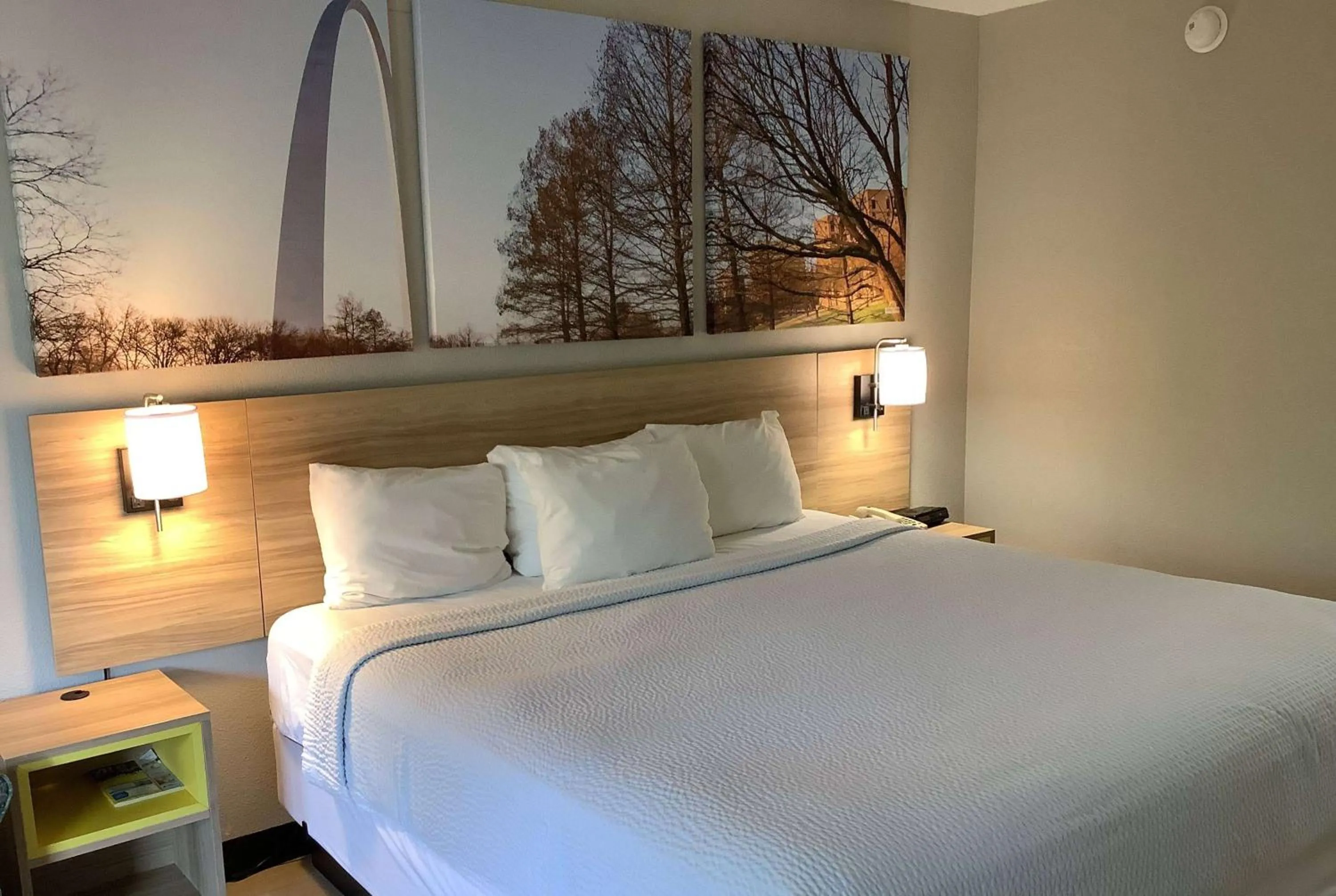 Photo of the whole room, Bed in Days Inn by Wyndham Kingdom City