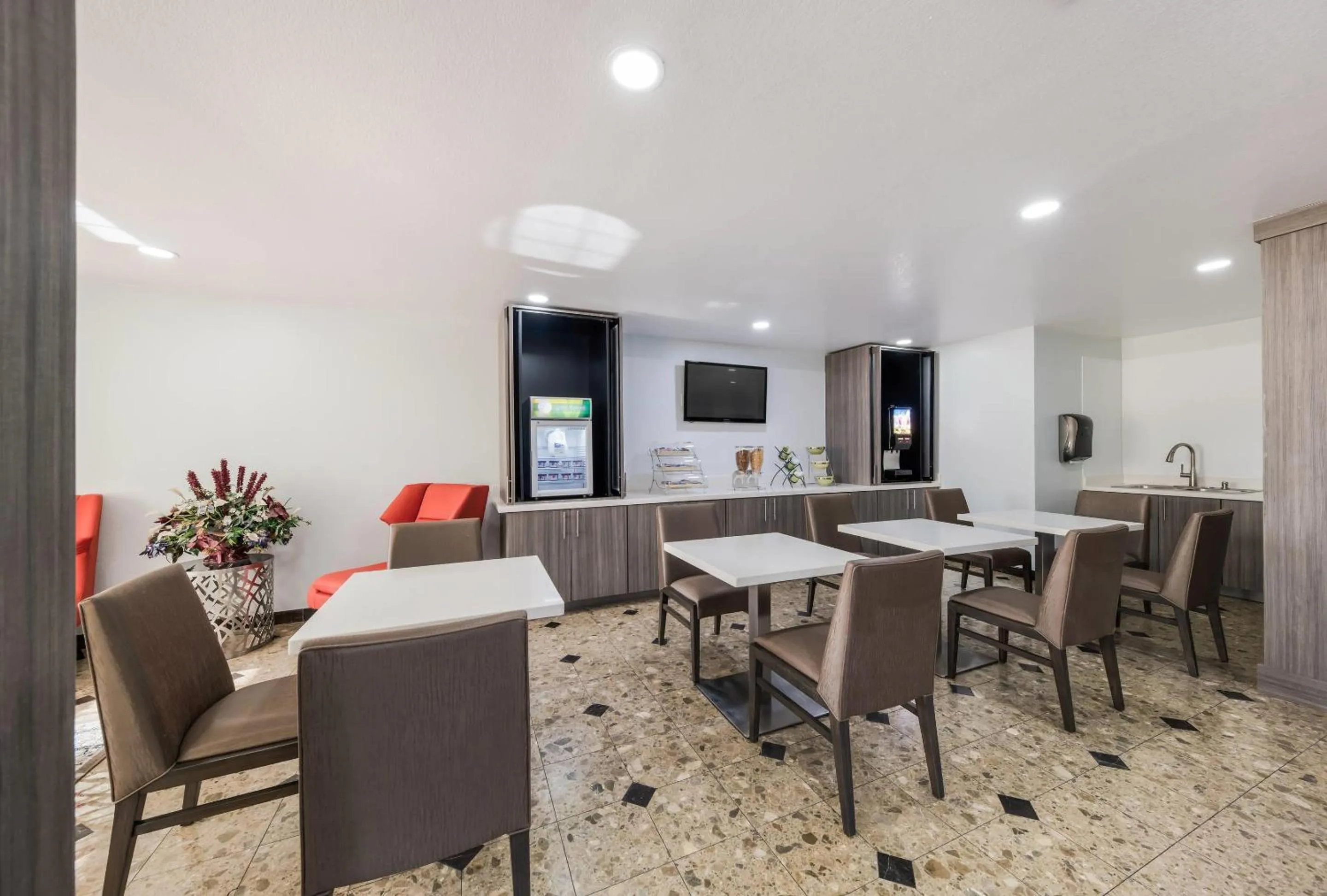 Breakfast in Quality Inn & Suites North Mesquite I-30