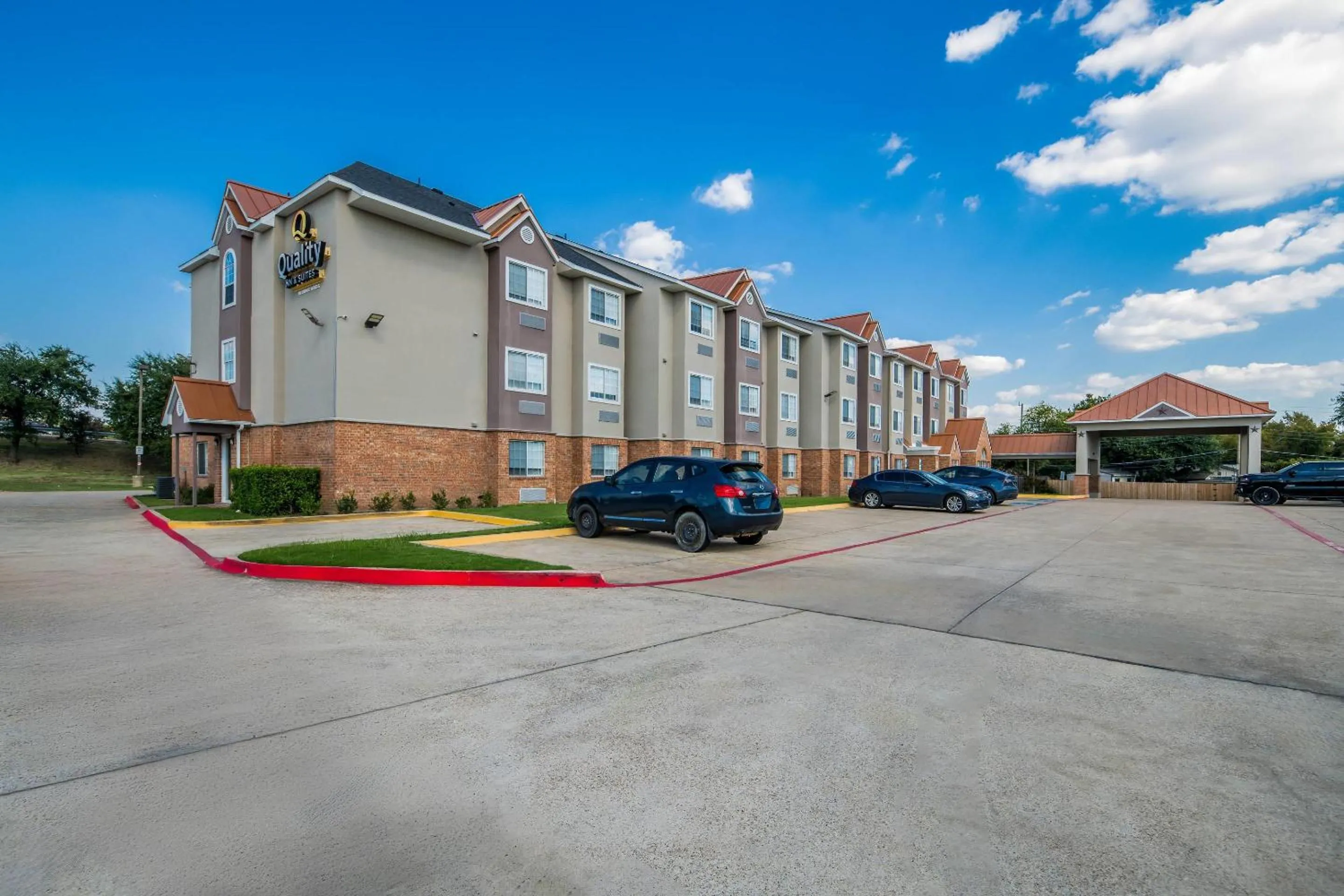 Property building in Quality Inn & Suites North Mesquite I-30