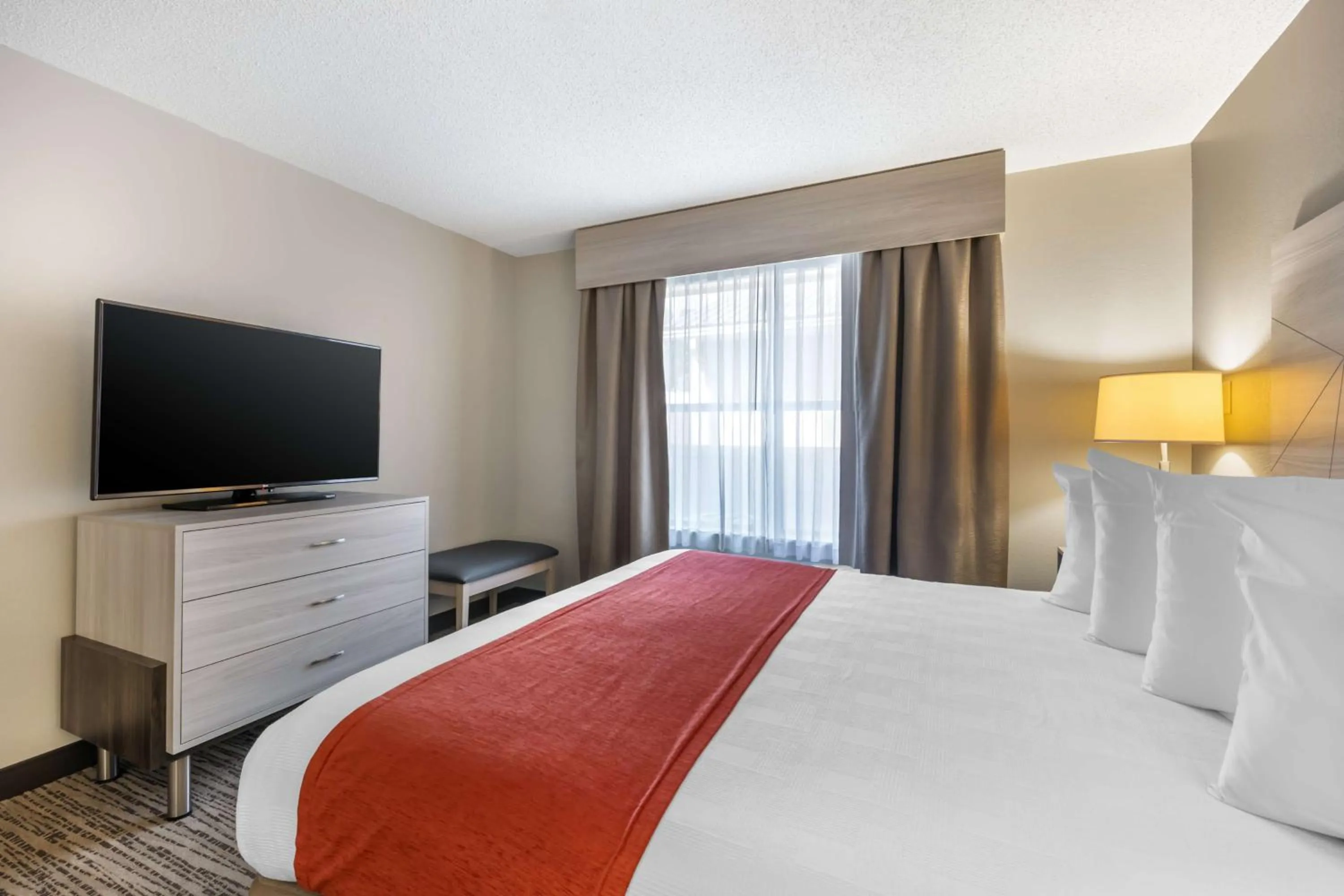 Bedroom, Bed in Best Western Plus Lake City