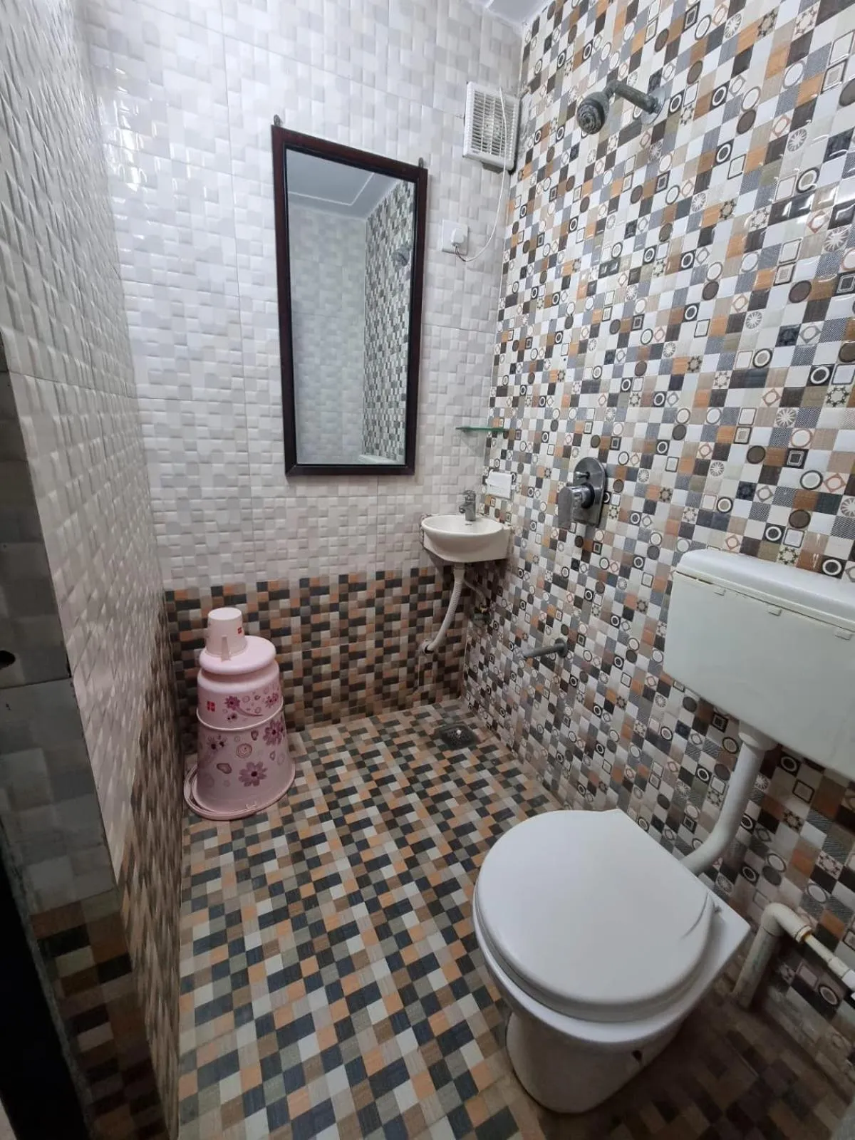 Deluxe Double Room (2 Adults + 1 Child) - single occupancy in Dream Vision Guest House Dream Vision Stays