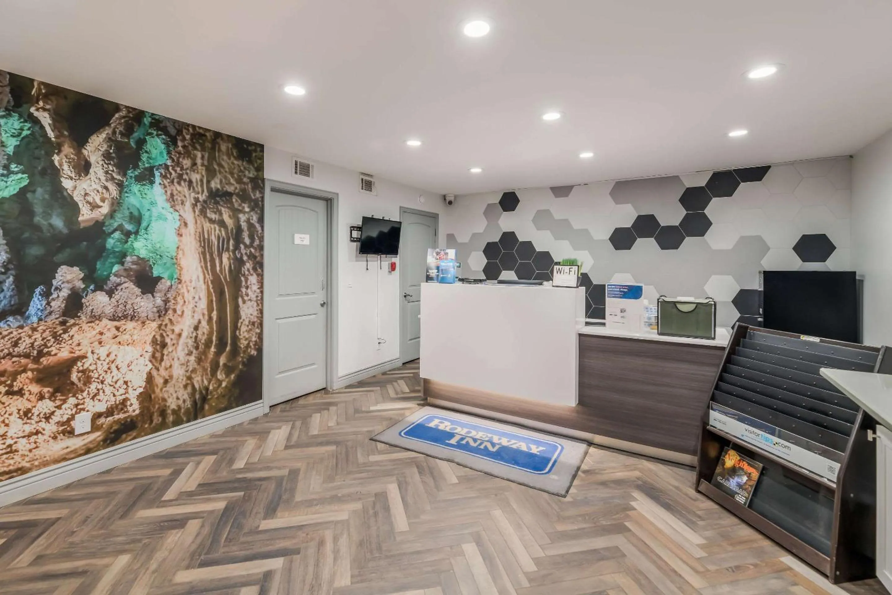 Lobby or reception in National Parks Inn