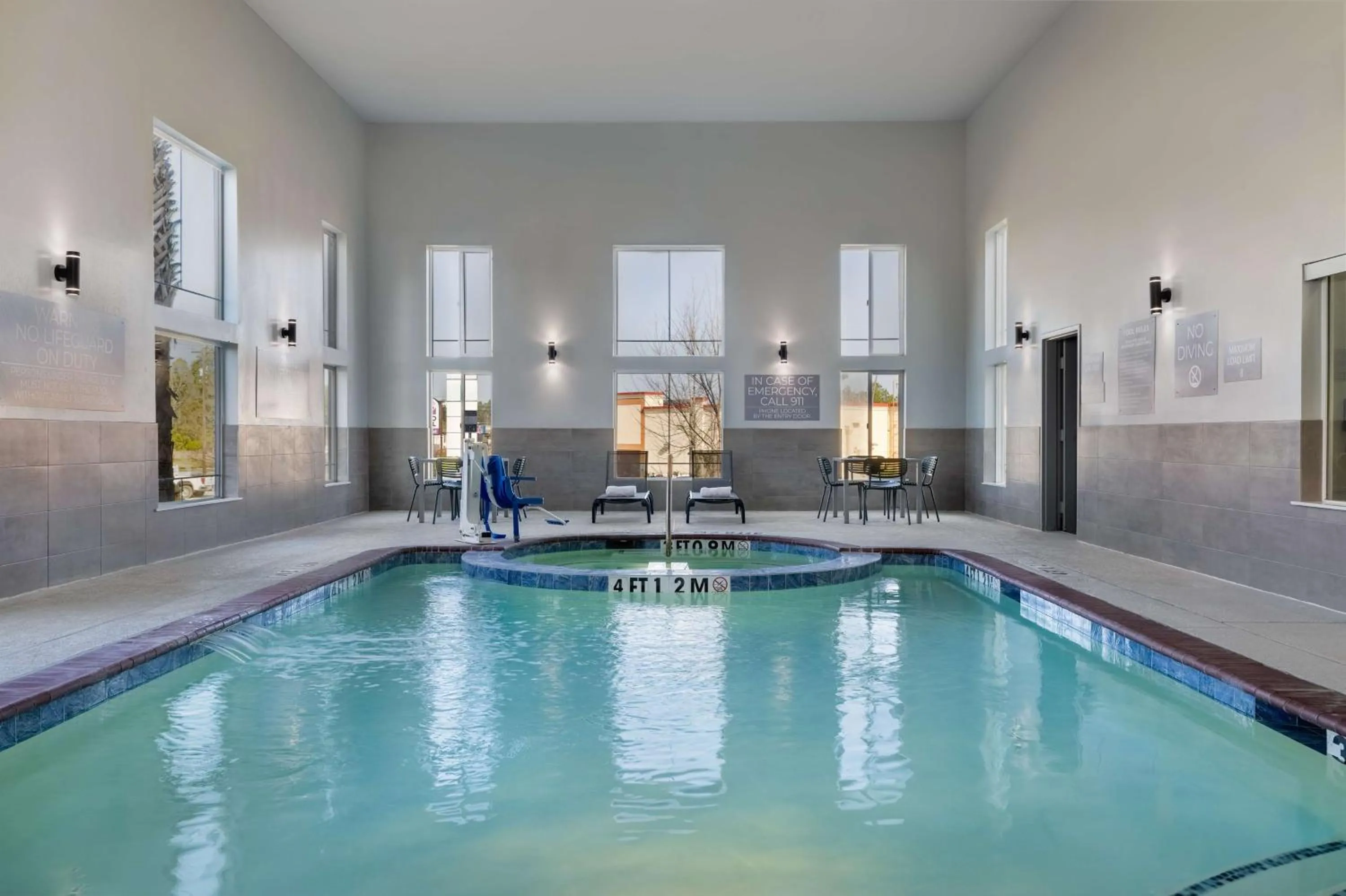 Pool view in Super 8 by Wyndham Nacogdoches