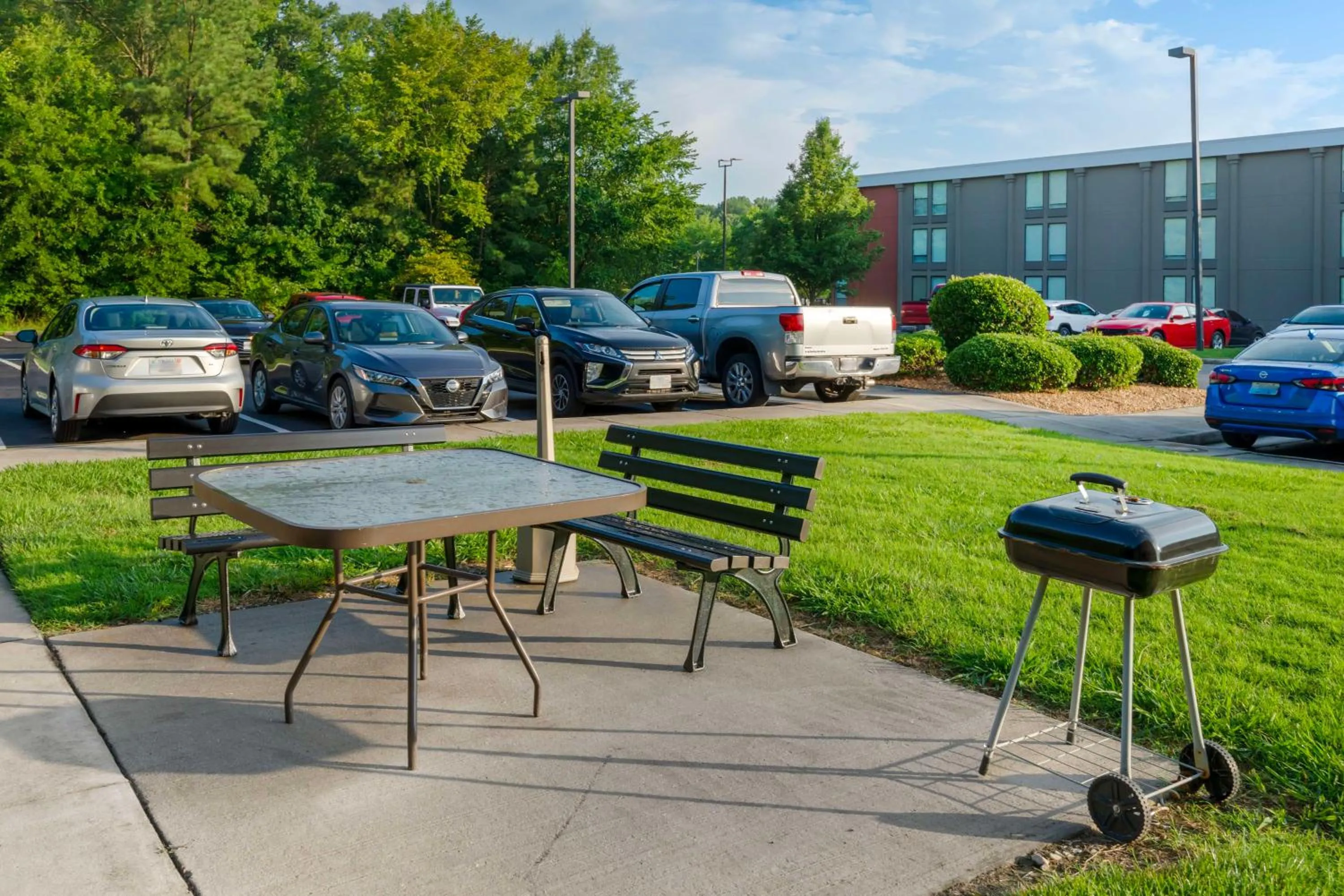 Property building in Best Western Plus Hopewell Inn