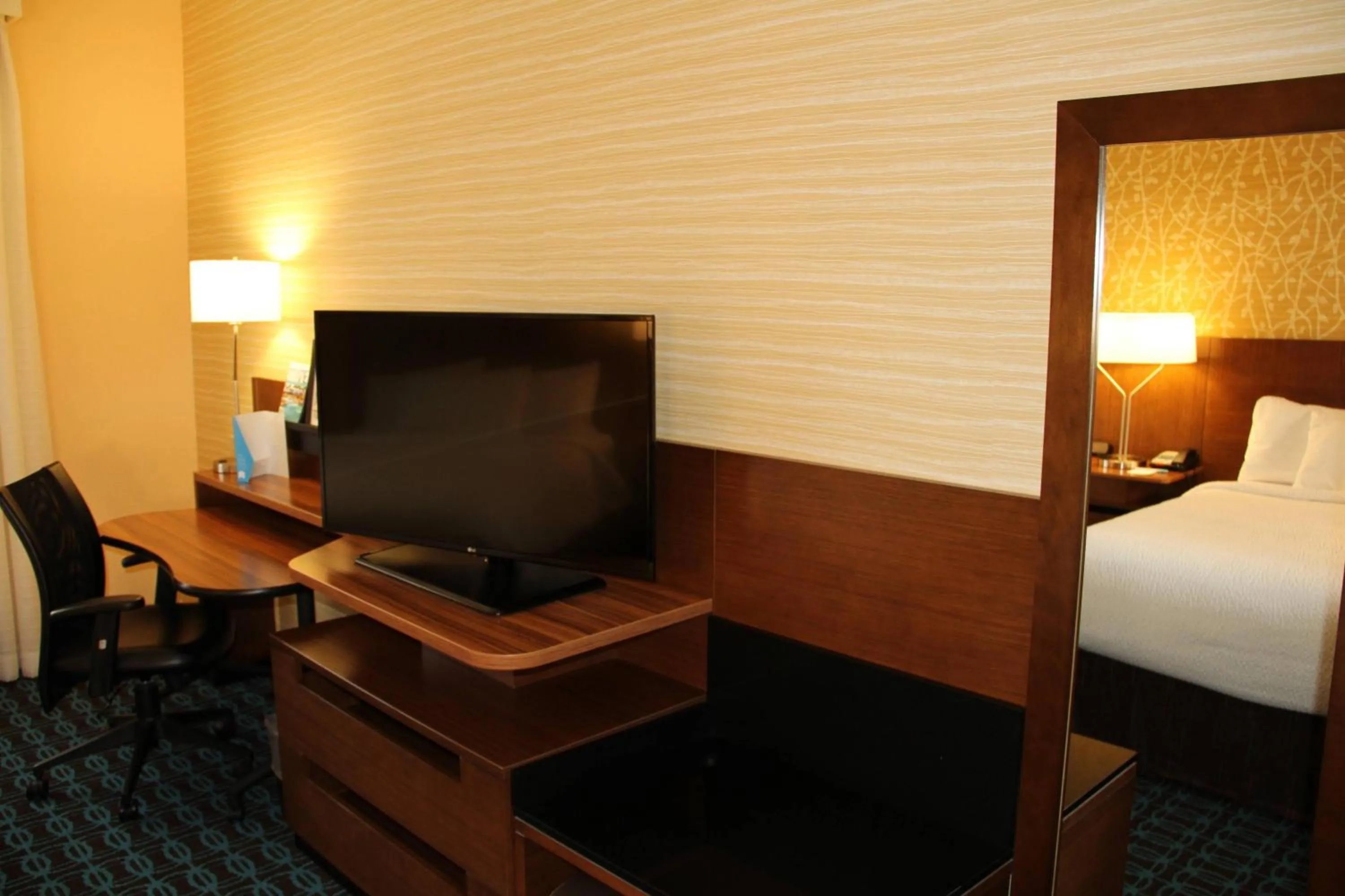 Photo of the whole room, Bed in Fairfield by Marriott Inn & Suites Jonestown Lebanon Valley