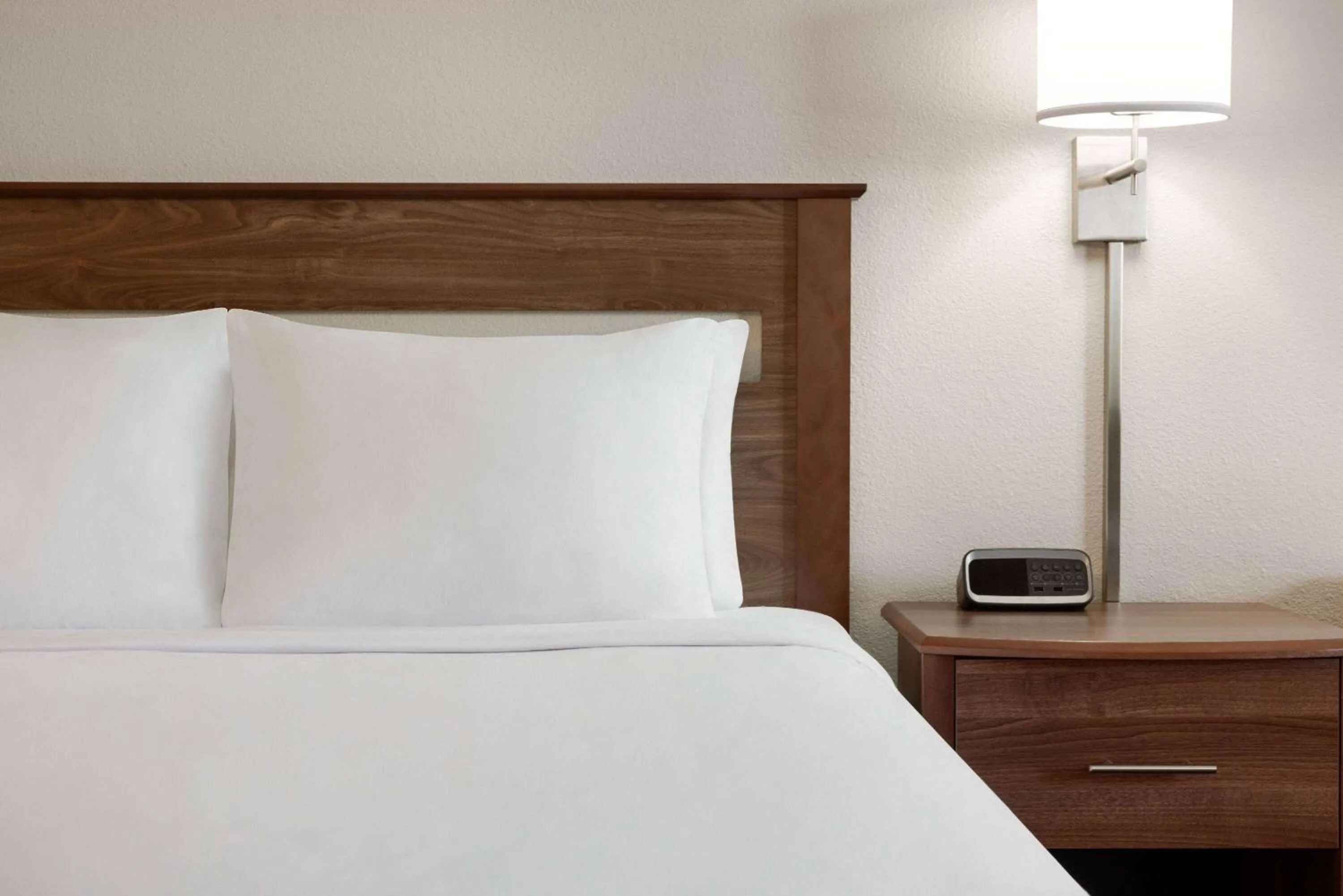 Photo of the whole room, Bed in Travelodge by Wyndham Vaughn