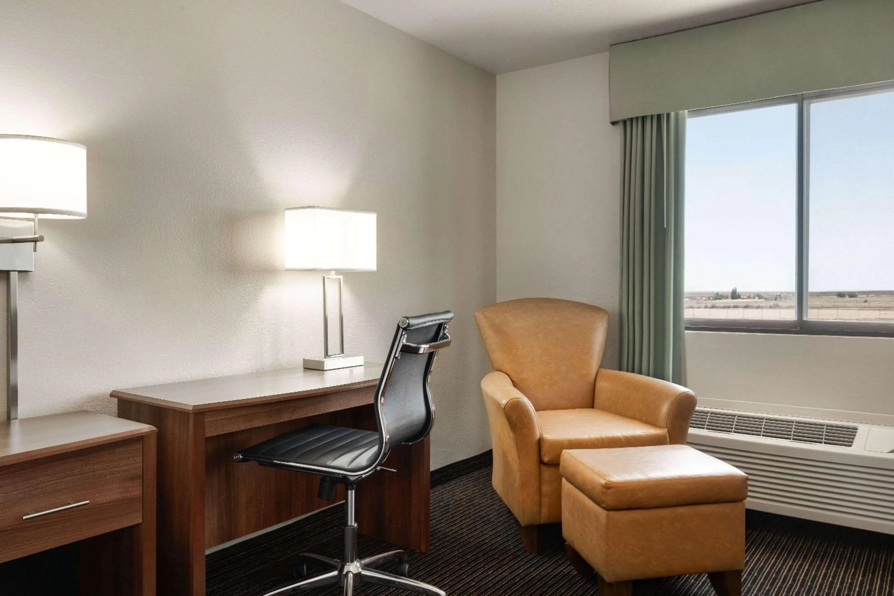 Photo of the whole room in Travelodge by Wyndham Vaughn