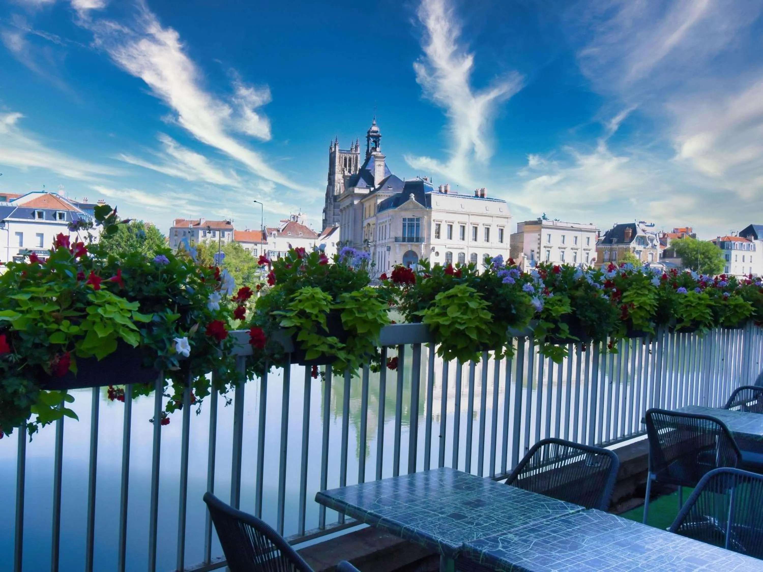 Property building in ibis Styles Meaux Centre