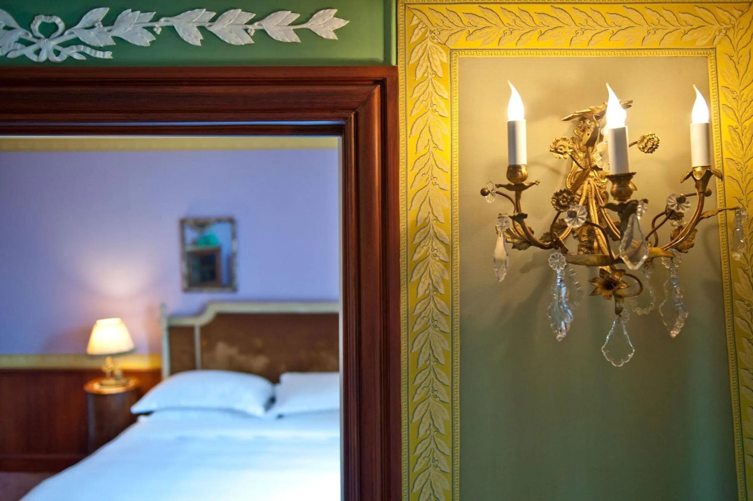 Property logo or sign, Bed in L'Hôtel