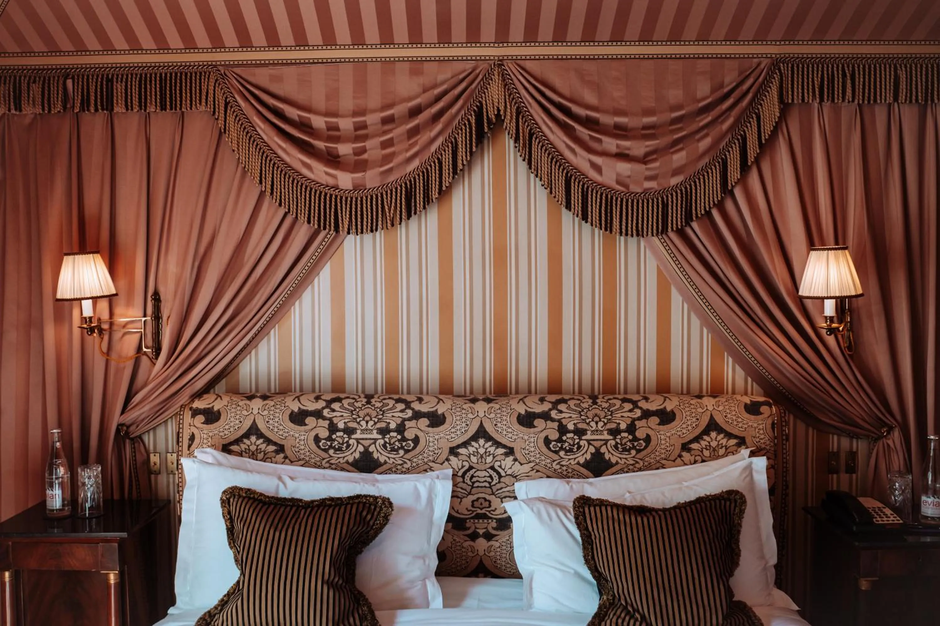 Bed in L'Hôtel