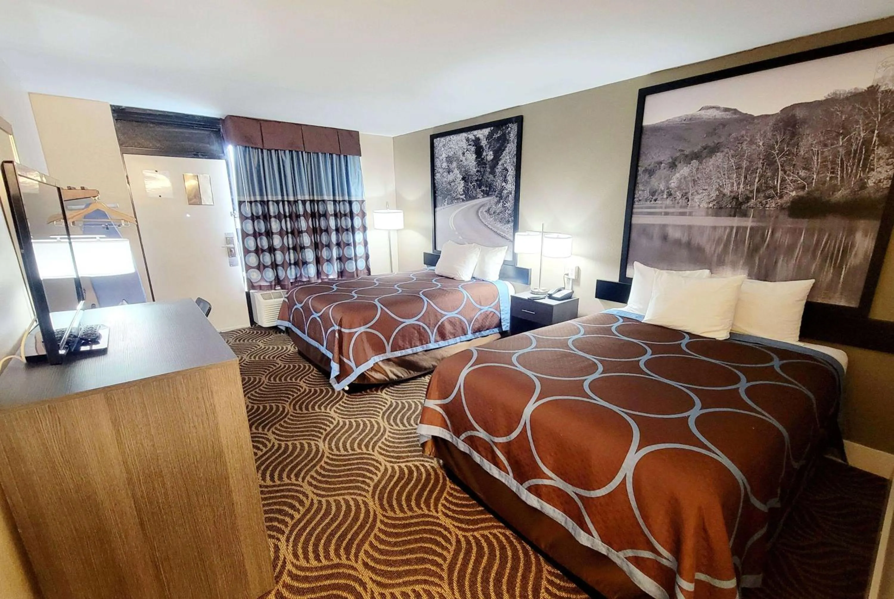 Photo of the whole room in Super 8 by Wyndham Marion NC