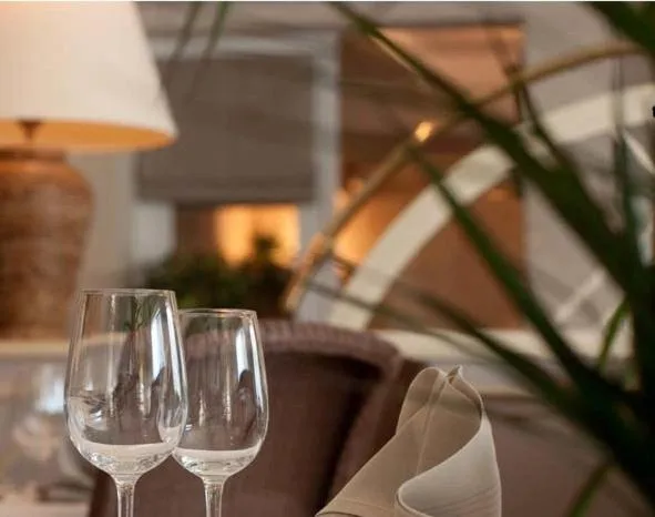 Restaurant/places to eat in Le Robinson