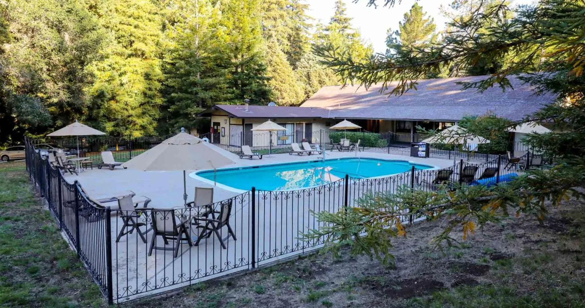 Pool view in Big Sur Lodge