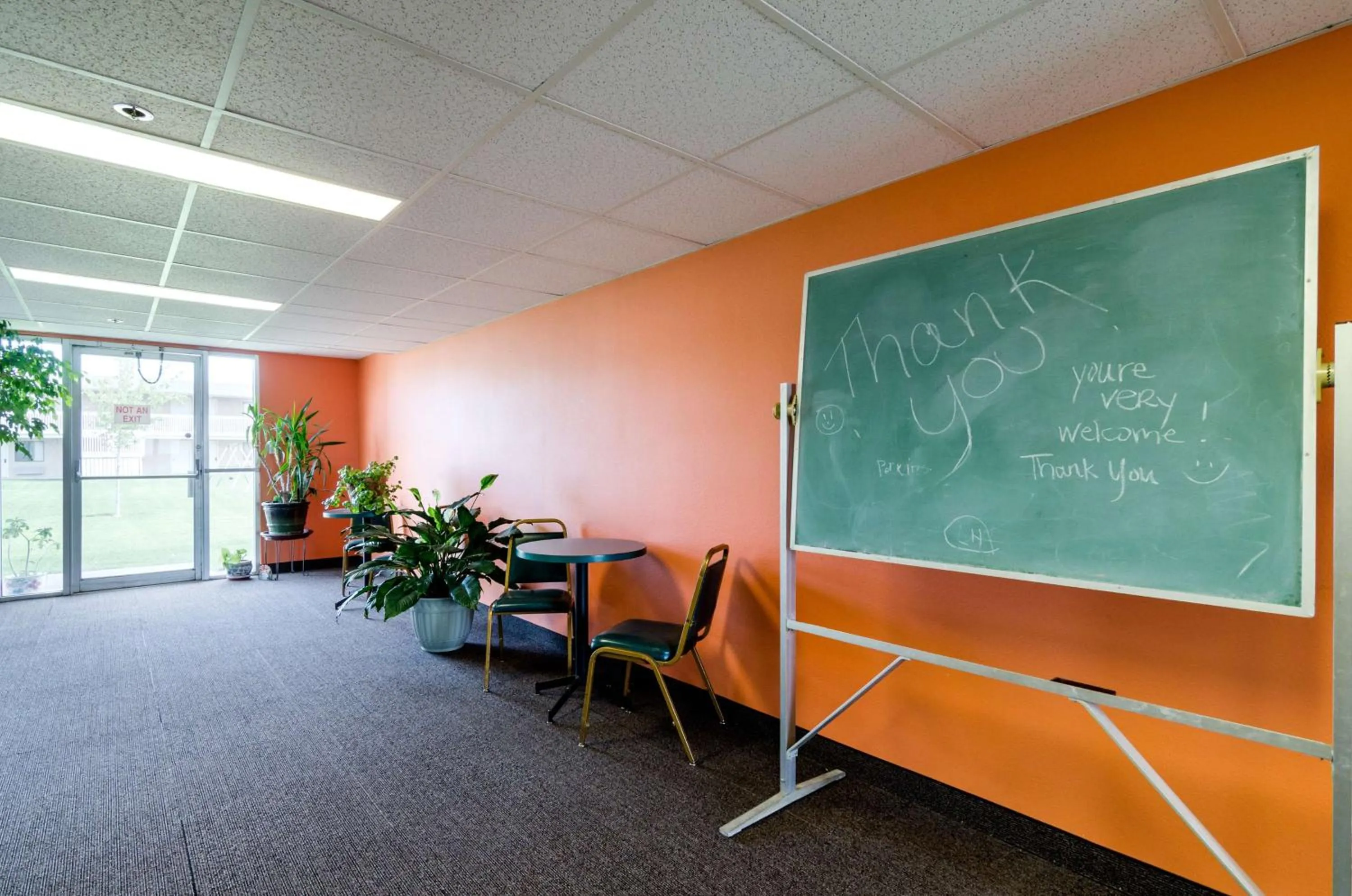 Seating area in Motel 6-York, NE