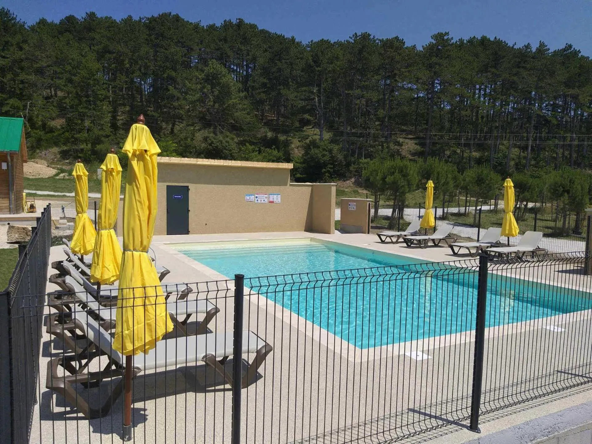 Swimming pool in Les Chalets de Saint Maurice (Dieulefit)