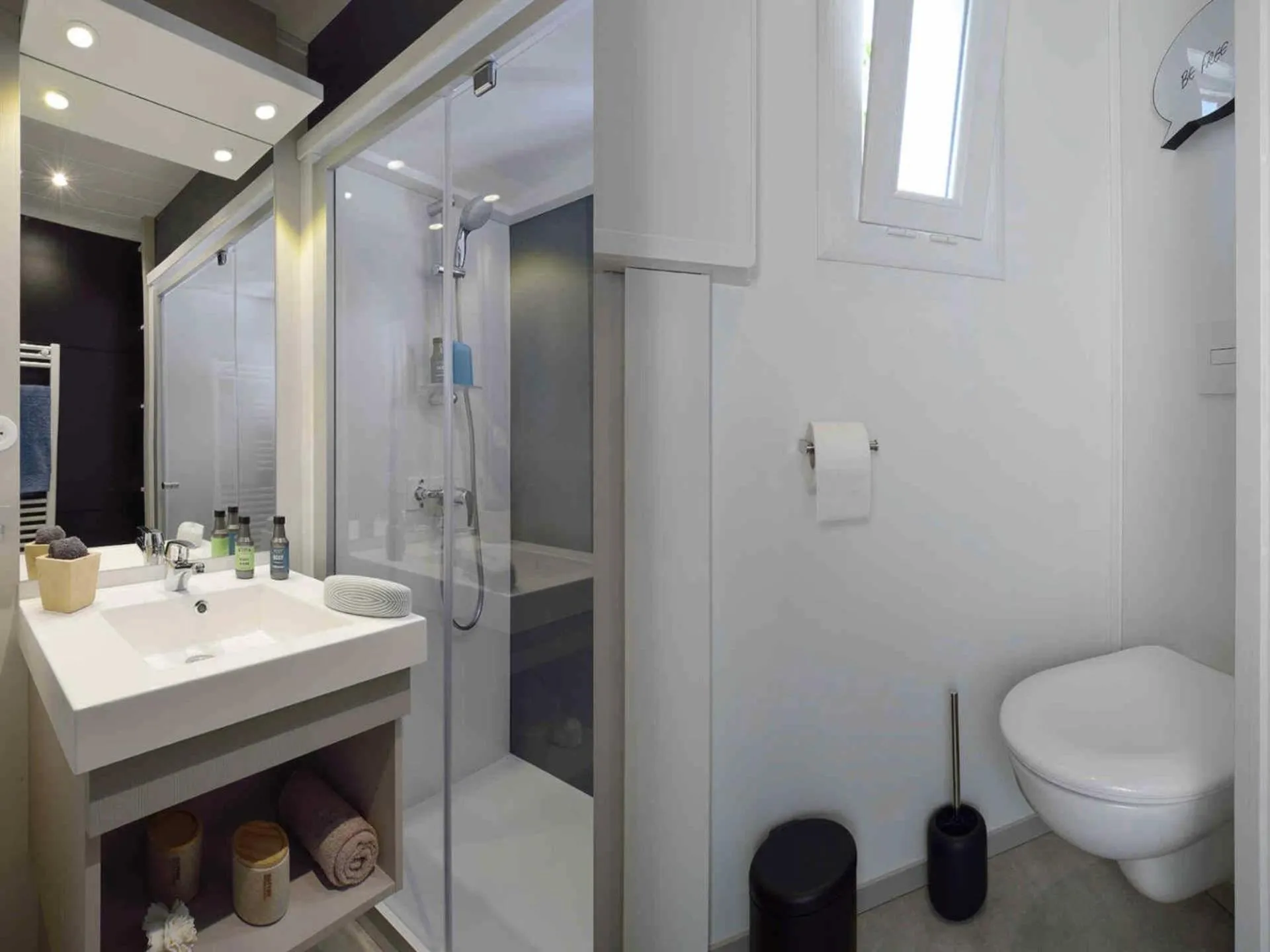 Toilet in Les Chalets de Saint Maurice (Dieulefit)