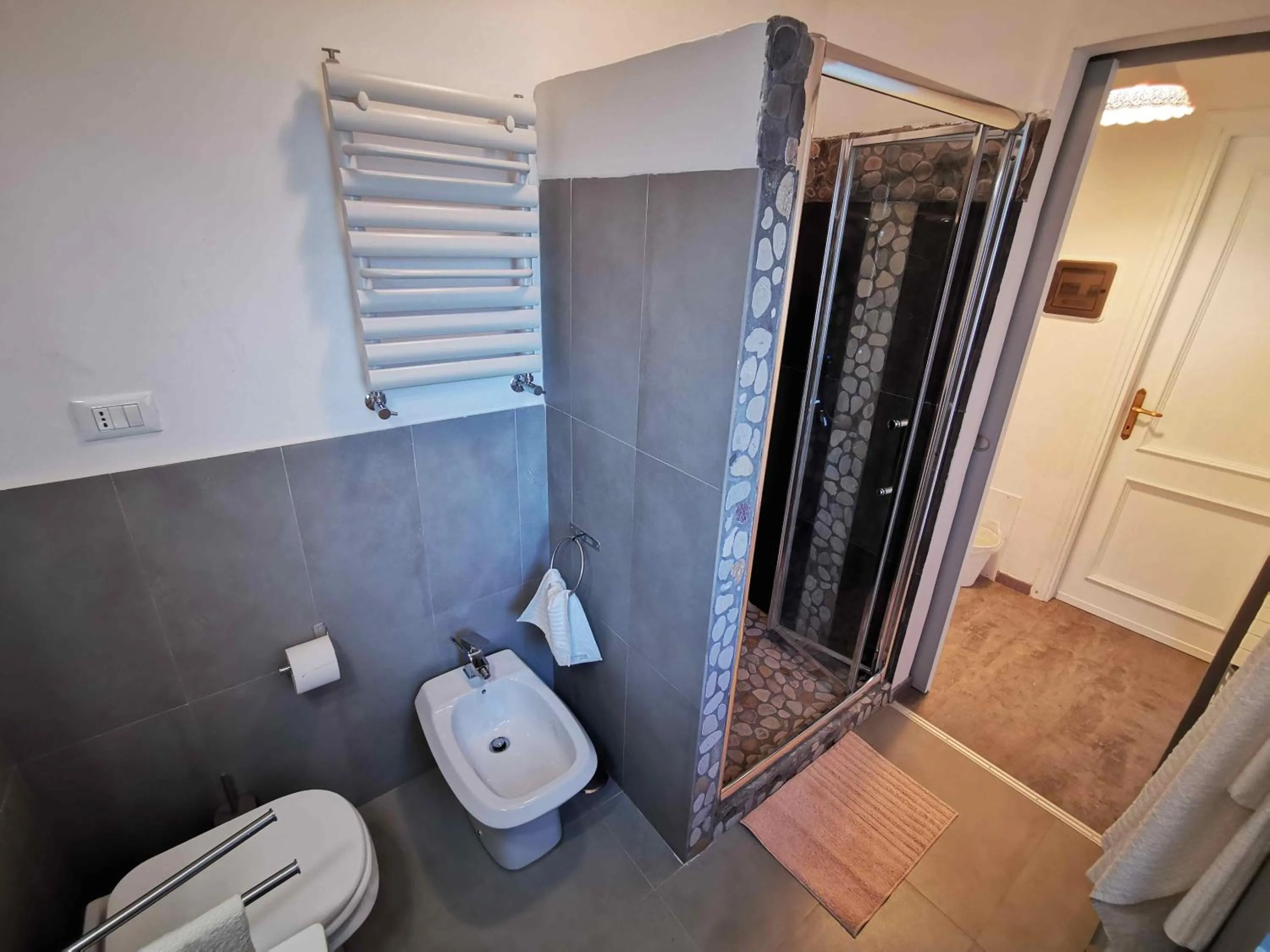 Shower in Corte Buenavista