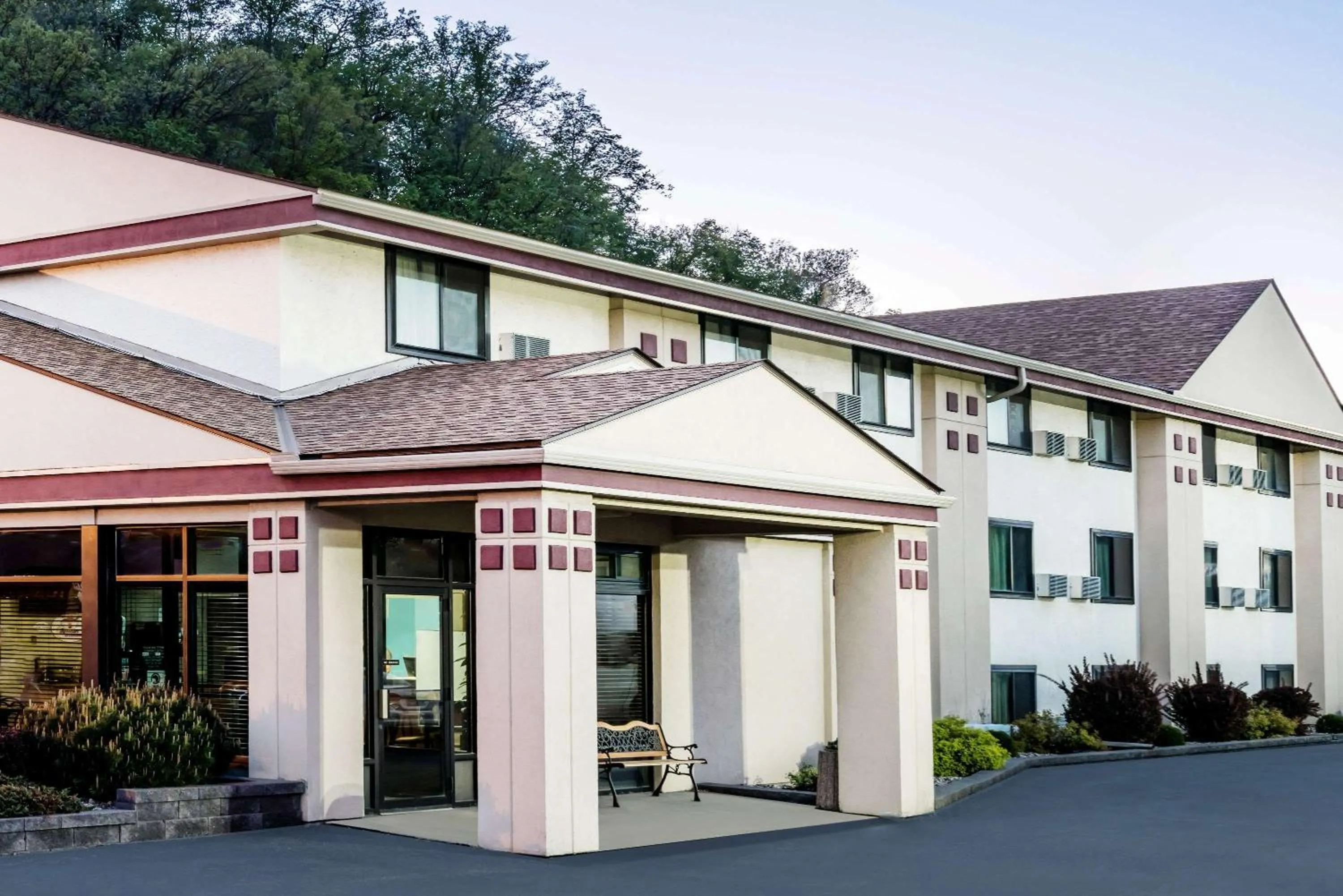 Property building in Super 8 by Wyndham Mankato