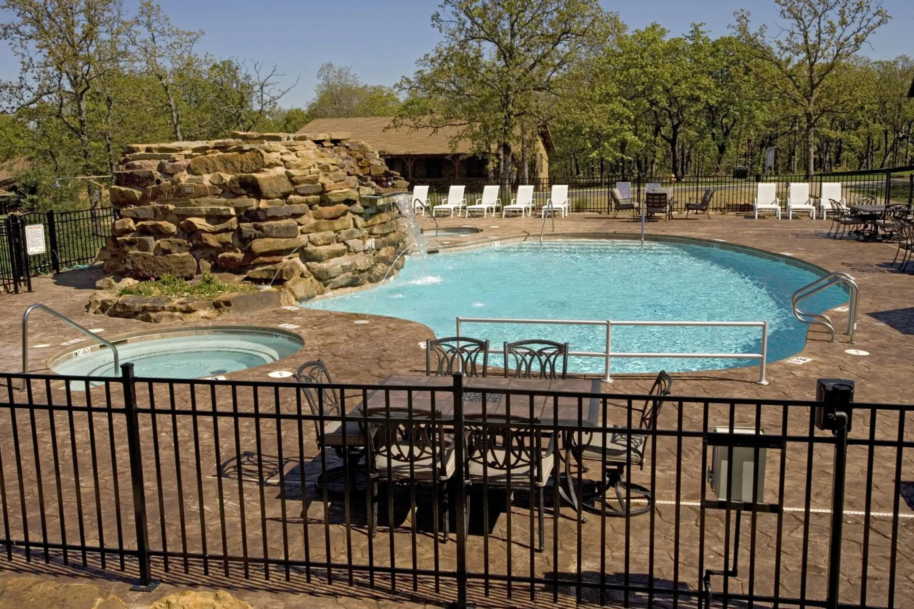 Pool view in POSTOAK Lodge and Retreat