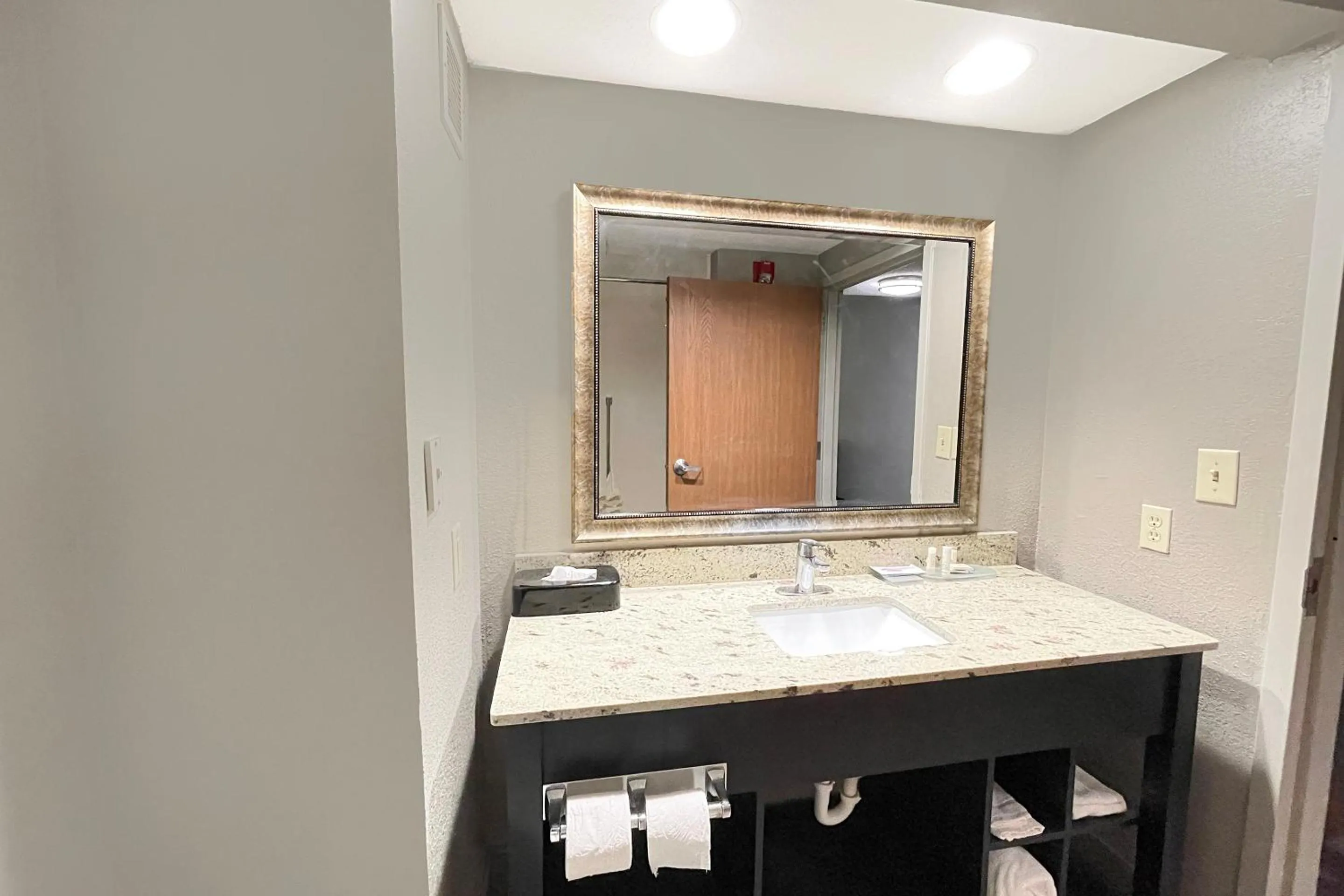 Bathroom in OYO Townhouse Jackson - Ridgeland