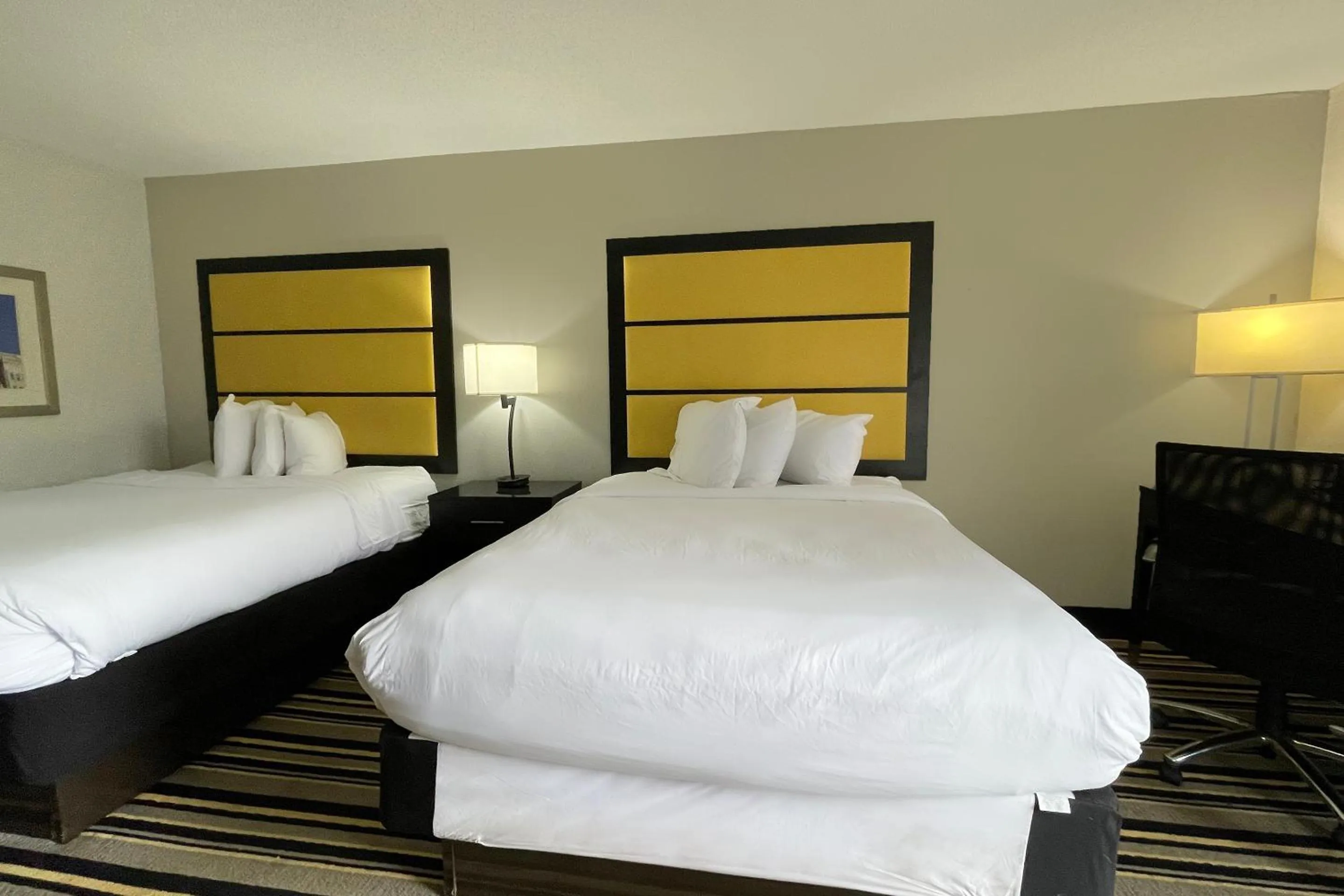 Bedroom, Bed in OYO Townhouse Jackson - Ridgeland