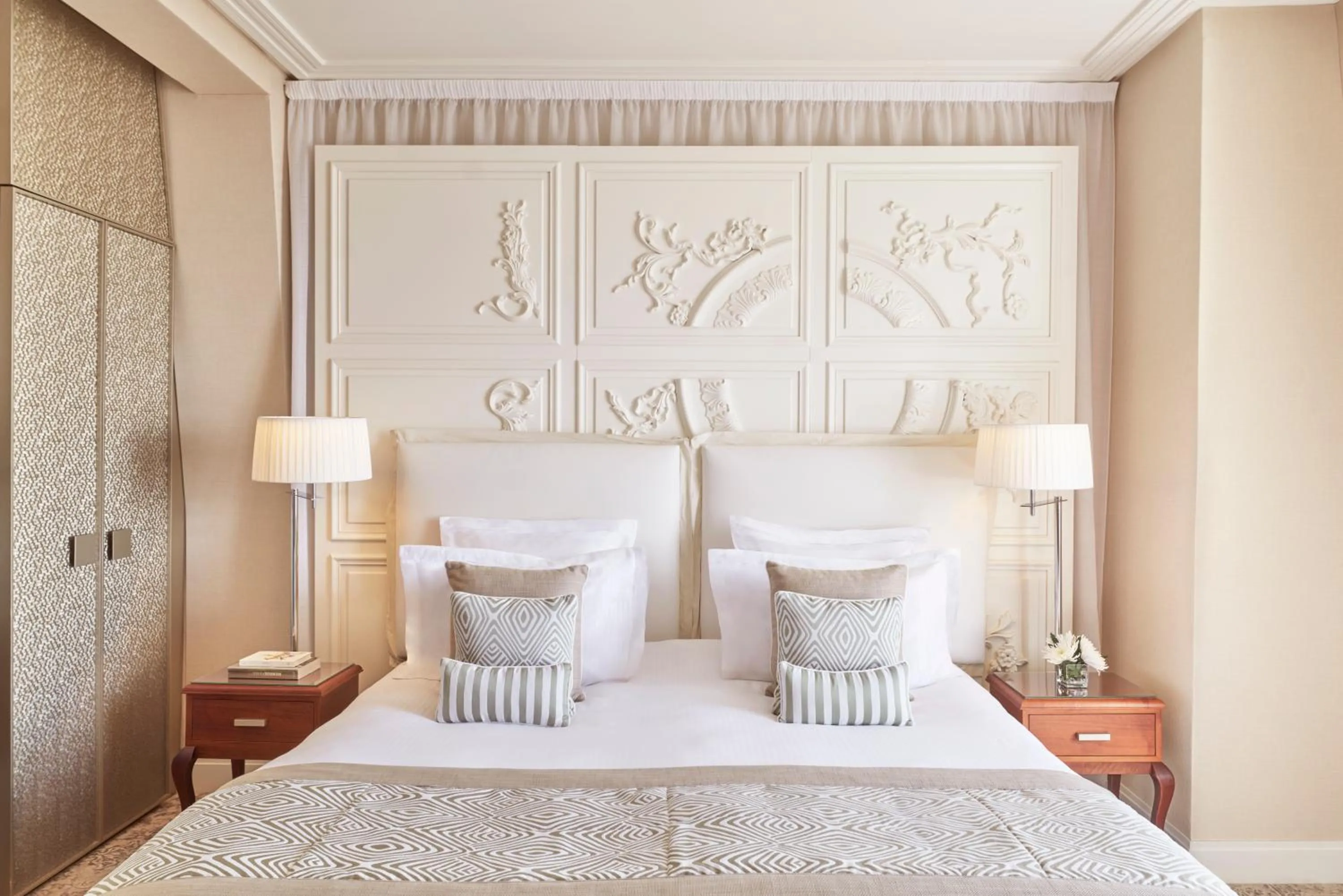 Bed in Hôtel Barrière Le Royal La Baule