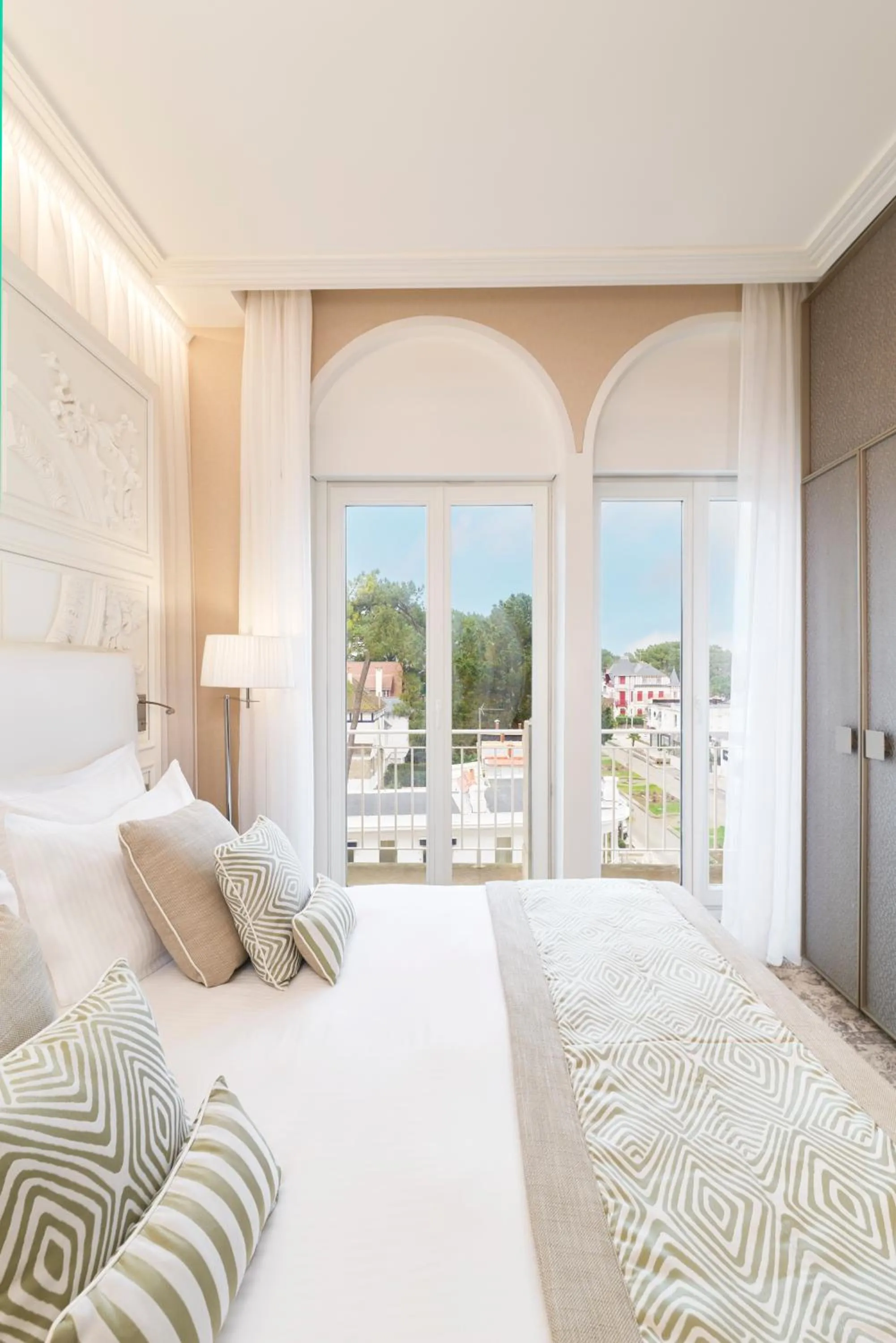 Photo of the whole room, Bed in Hôtel Barrière Le Royal La Baule