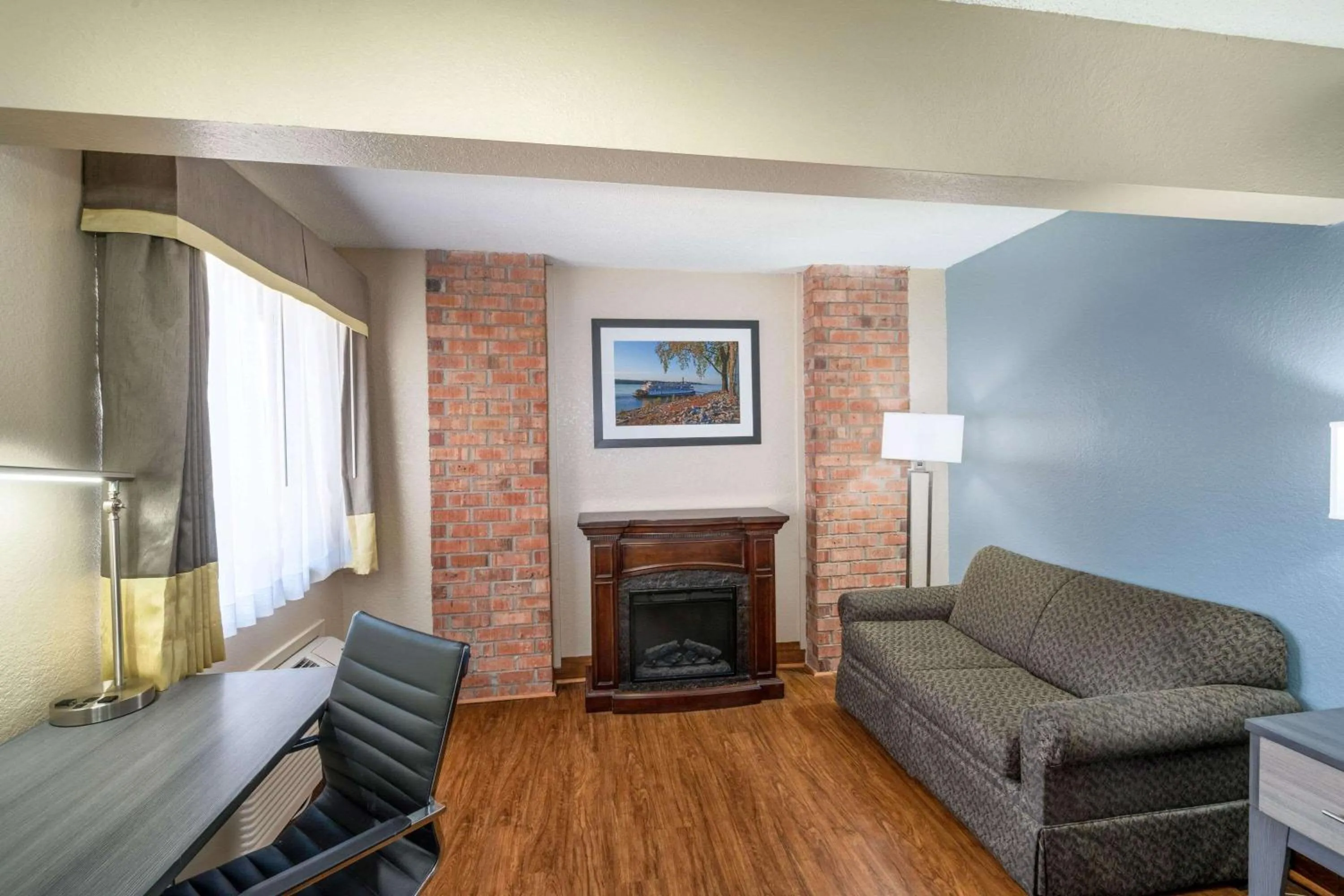 Photo of the whole room in Baymont by Wyndham Tupelo