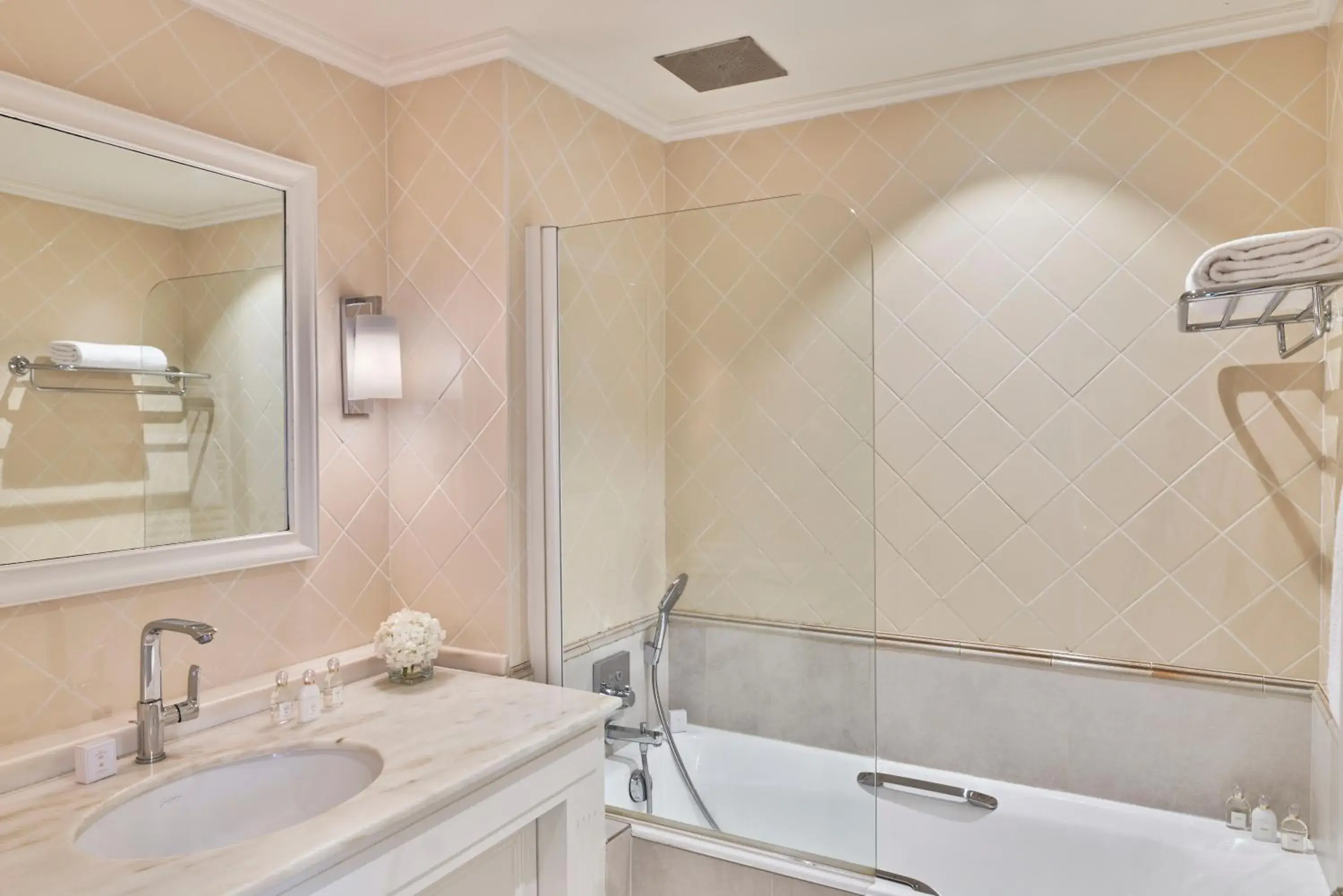 Deluxe Double Room in Hôtel Barrière L'Hermitage Deluxe Double Room in Hôtel Barrière L'Hermitage