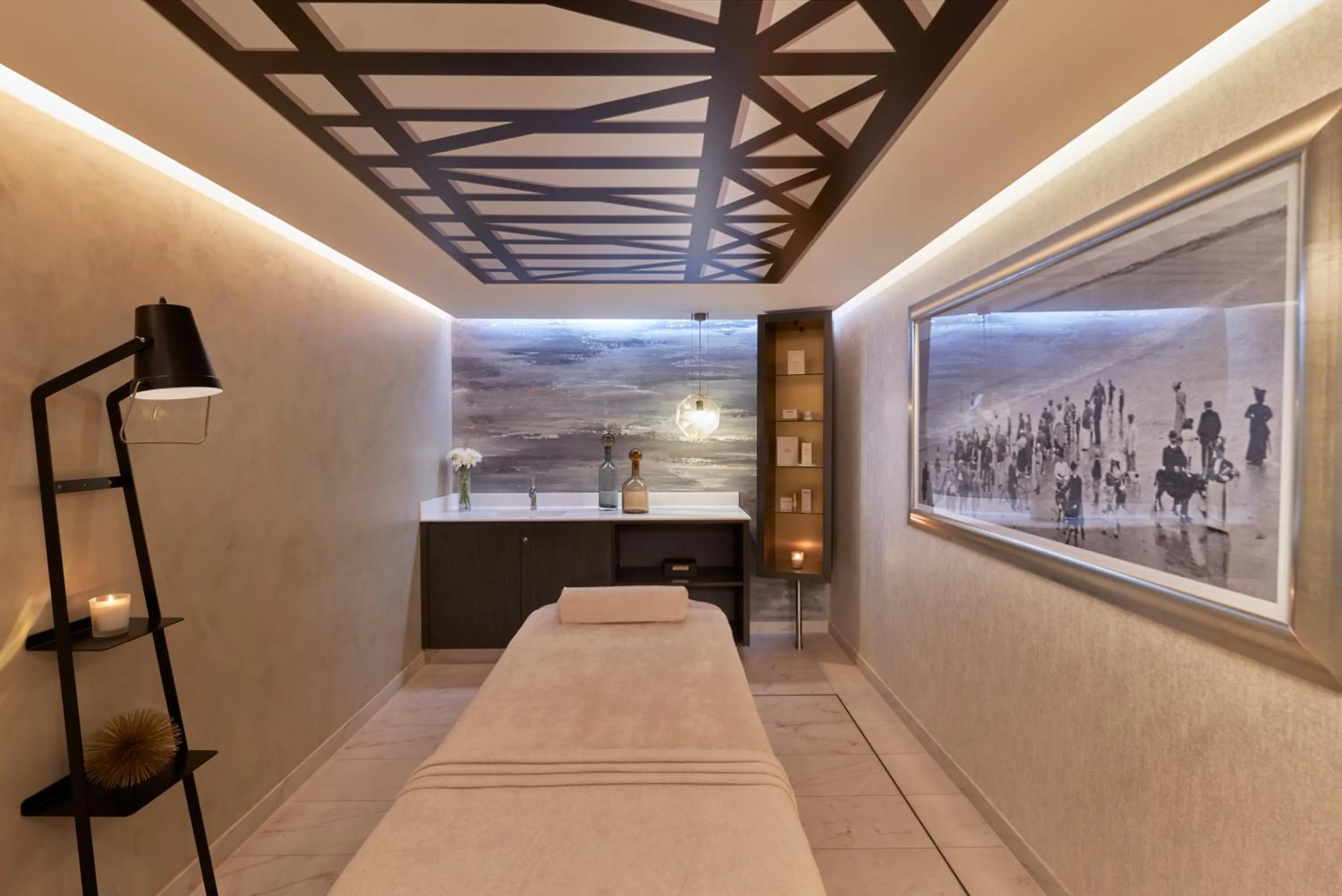 Spa and wellness centre/facilities, Bed in Hôtel Barrière L'Hermitage