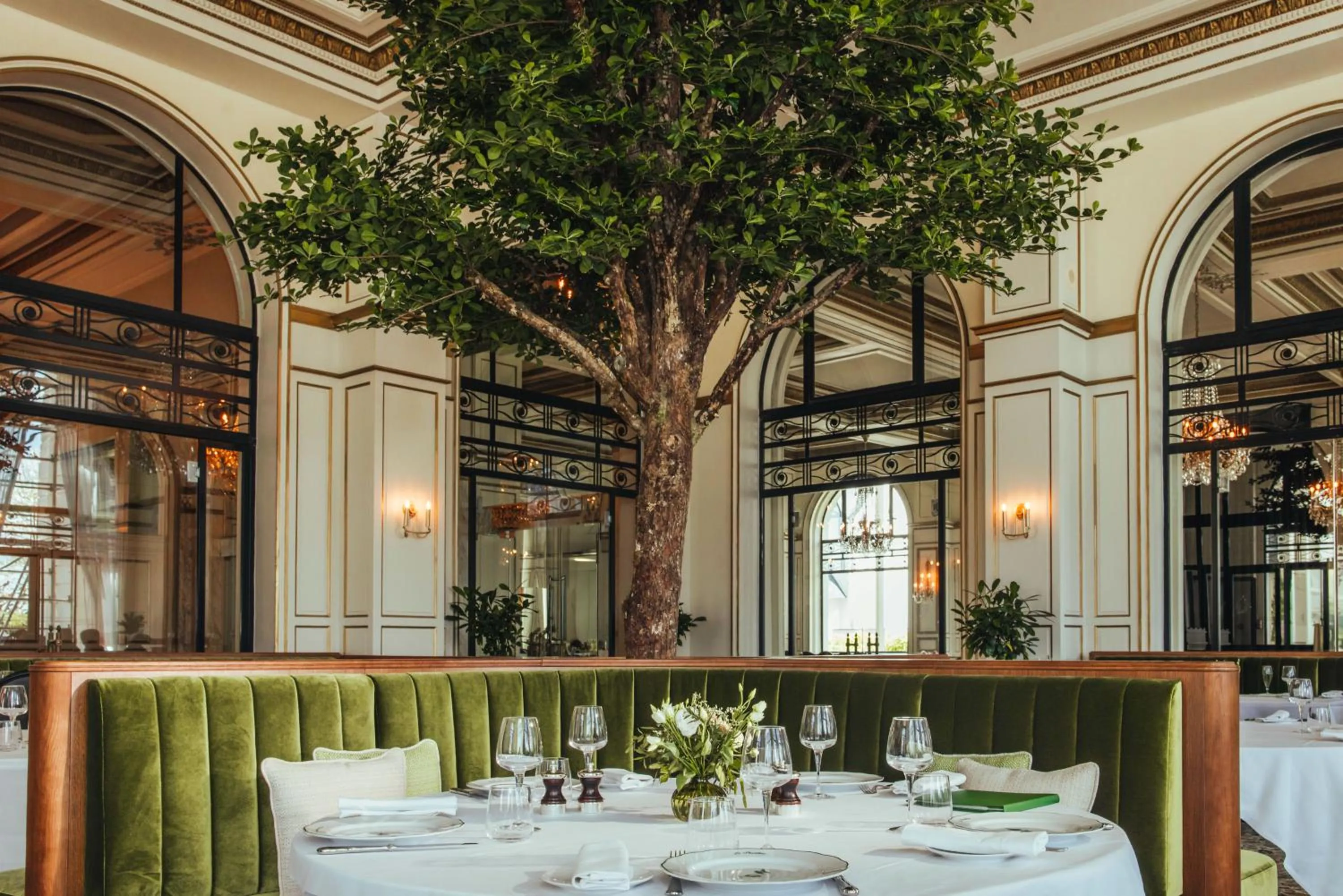 Restaurant/places to eat in Hôtel Barrière L'Hermitage