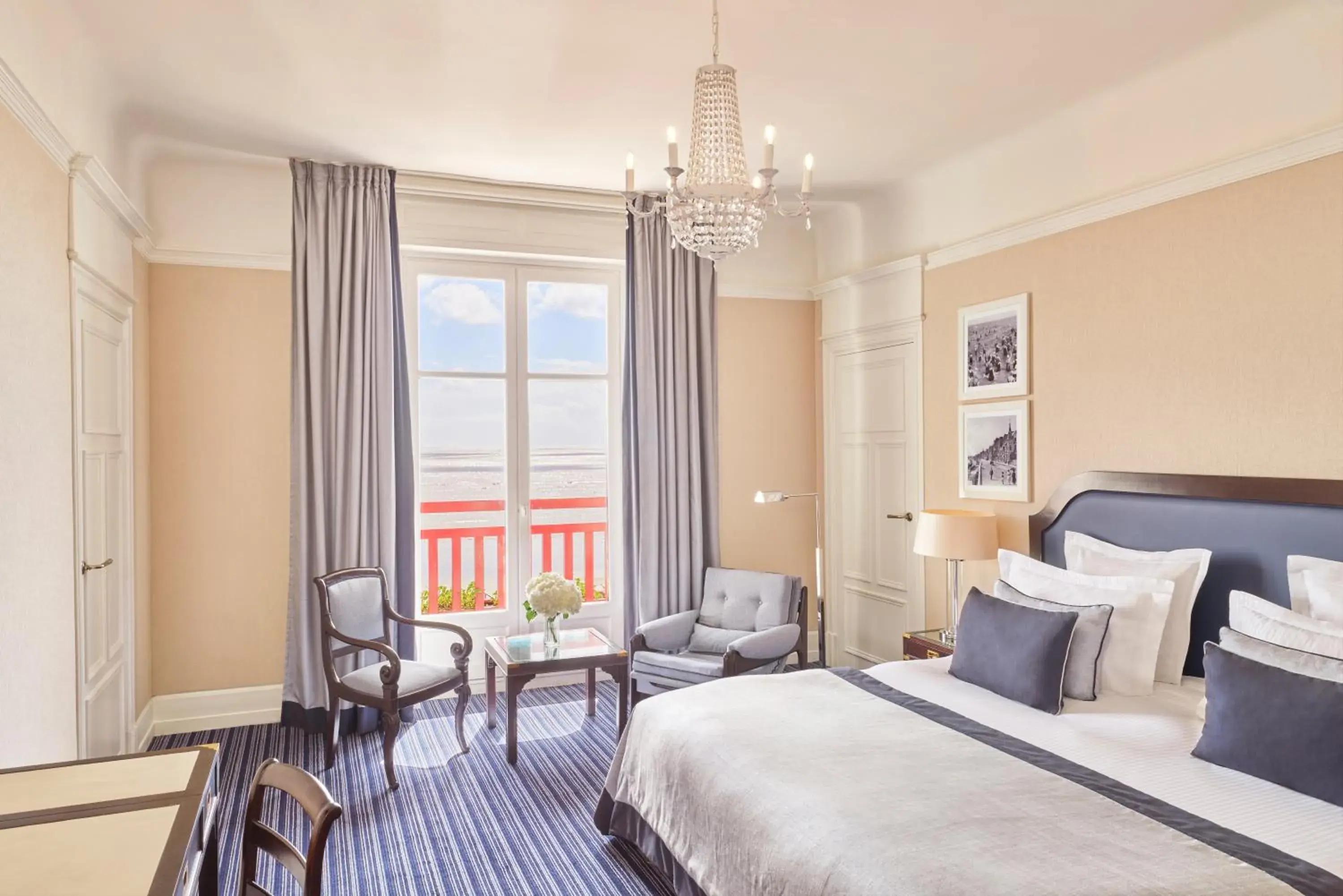 Prestige Double Room with Sea View in Hôtel Barrière L'Hermitage Prestige Double Room with Sea View in Hôtel Barrière L'Hermitage