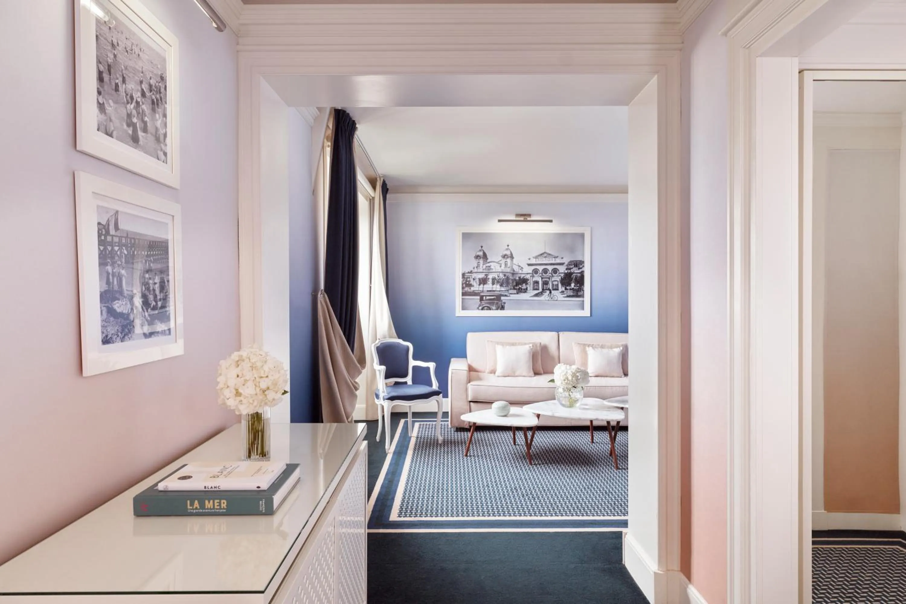 Living room in Hôtel Barrière L'Hermitage