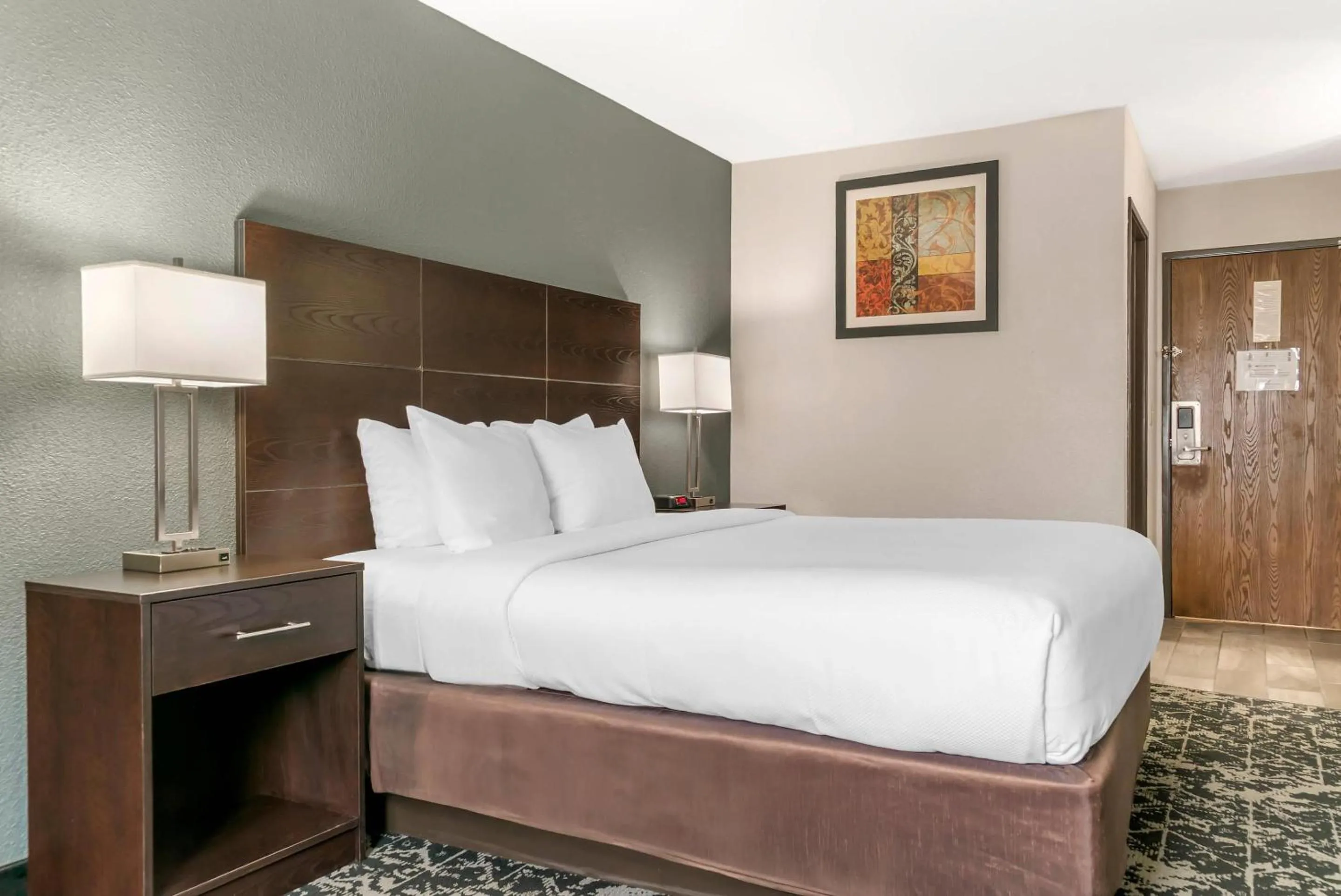 Bedroom, Bed in Quality Inn Grand Rapids South-Byron Center