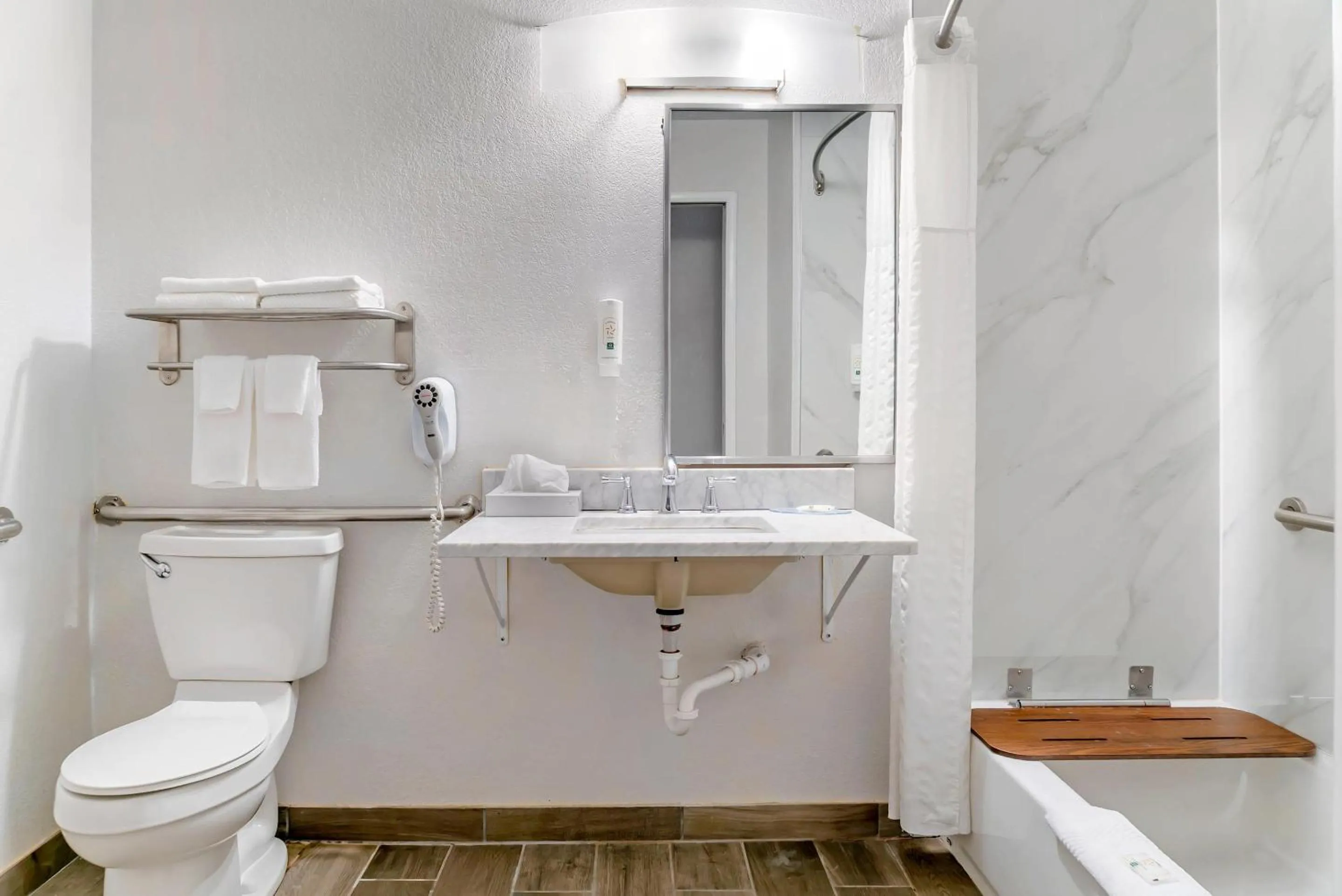 Bedroom in Quality Inn Grand Rapids South-Byron Center