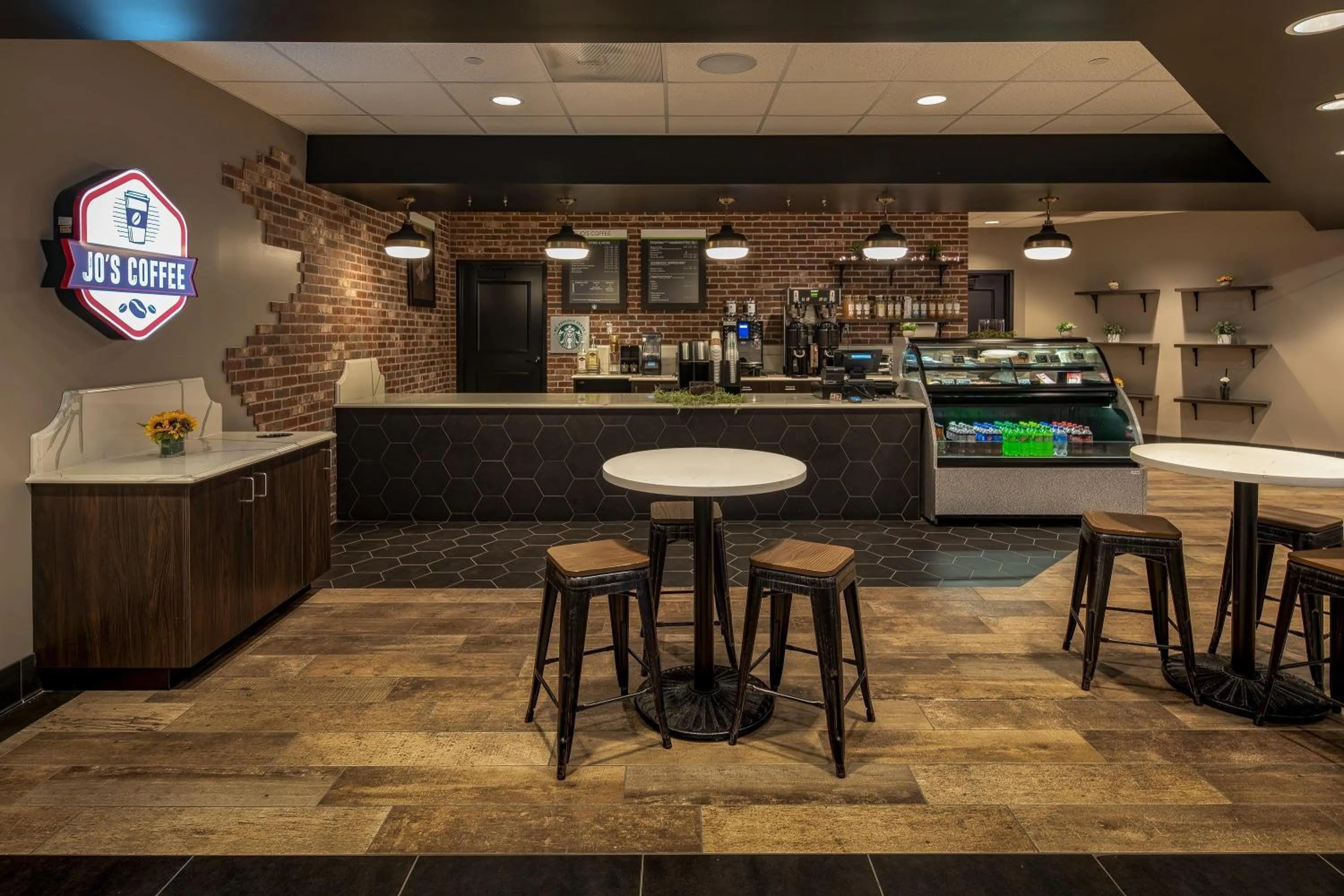 Restaurant/places to eat in Lakeside Hotel Casino, a Travelodge by Wyndham