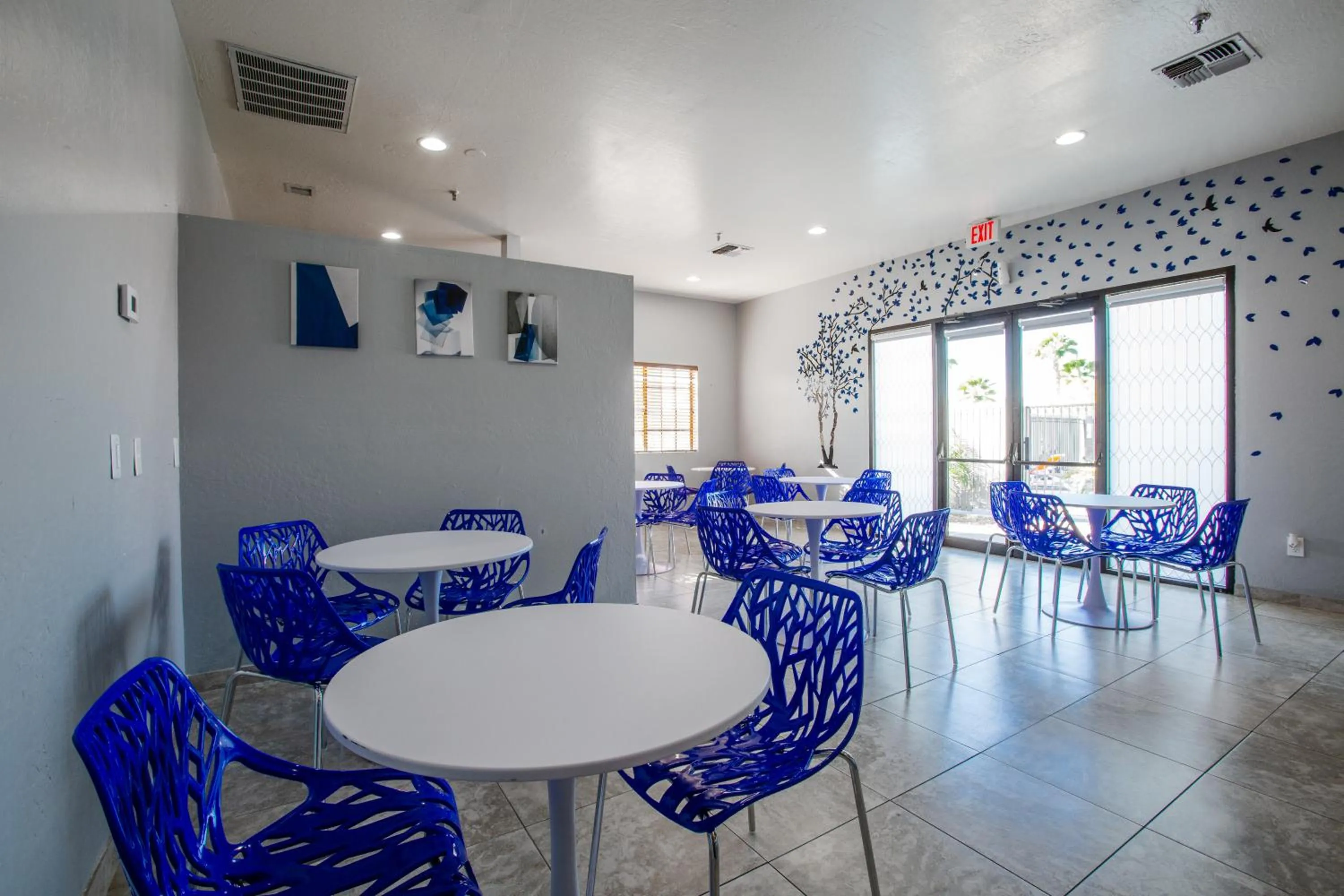 Breakfast in The Hotel Serene Glendale Peoria, Surestay Collection by Best Western