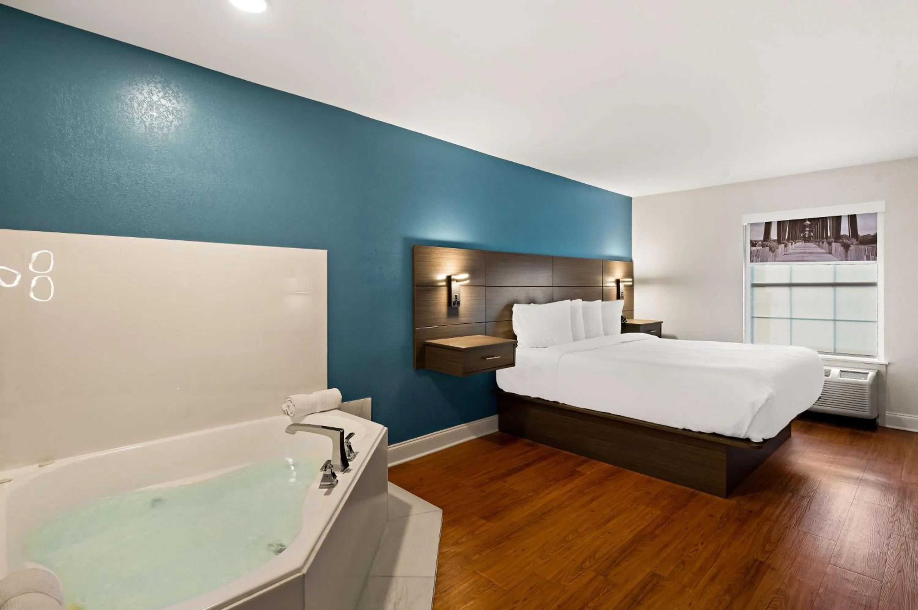 Bed in Best Western Shackleford