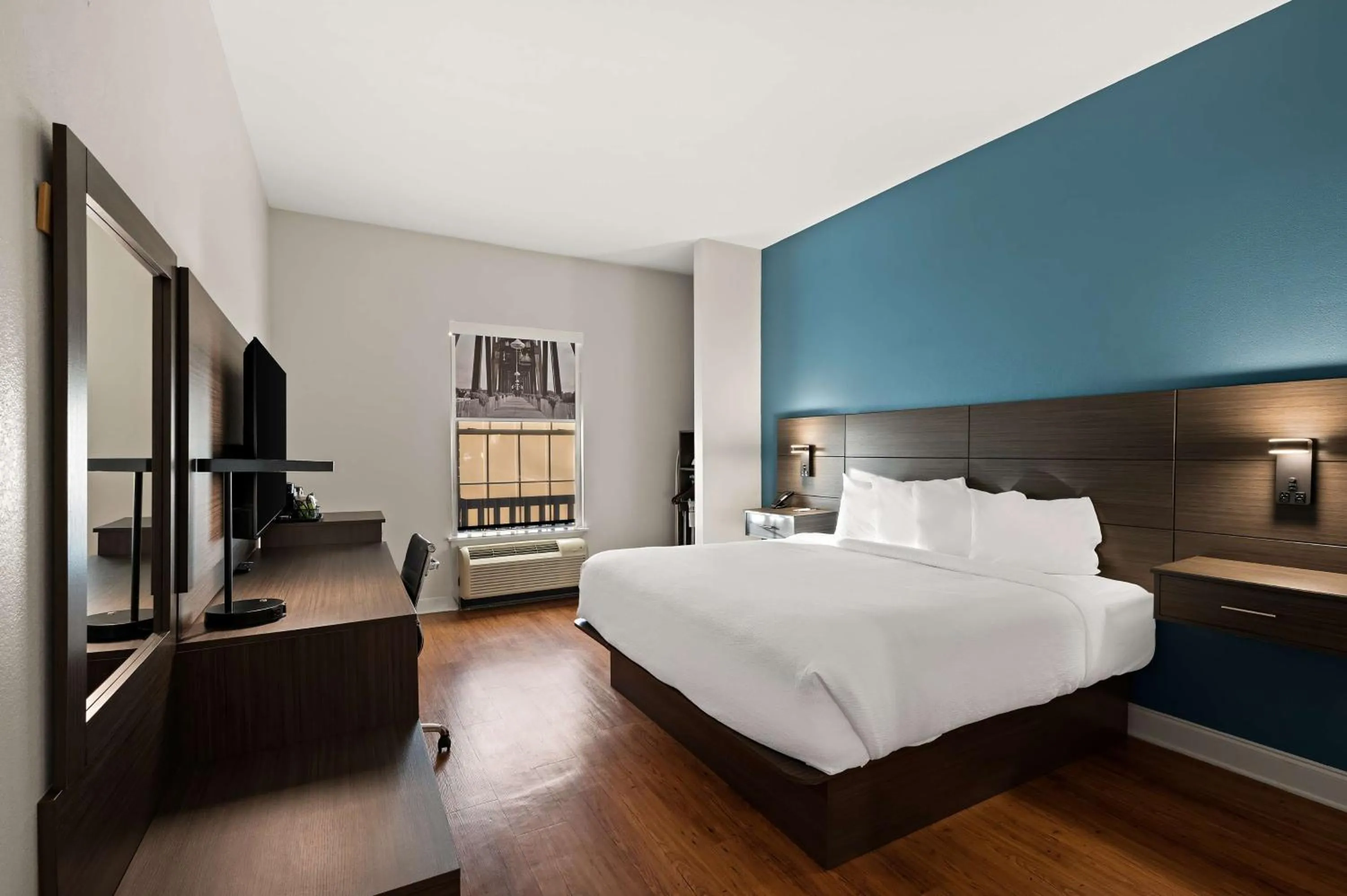 Bed in Best Western Shackleford