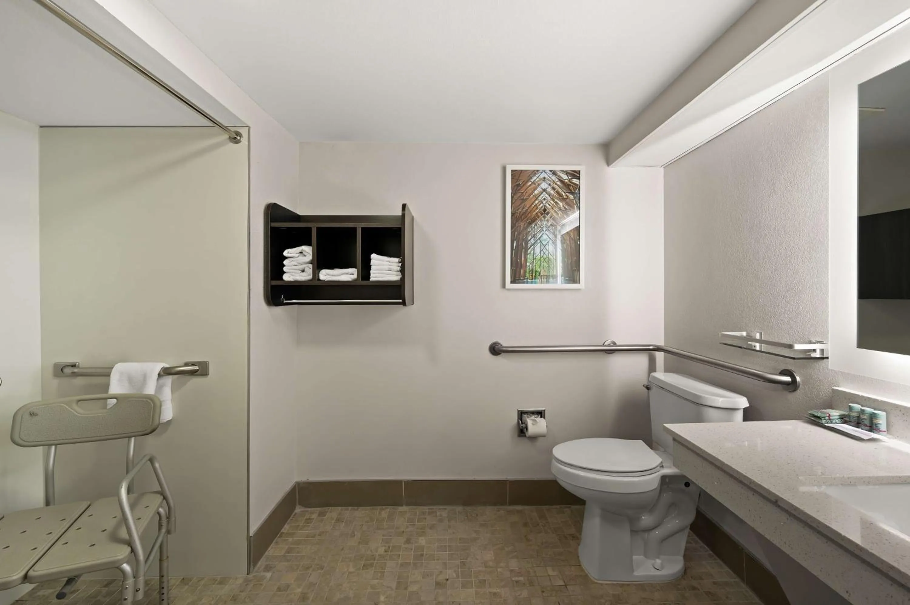 Shower in Best Western Shackleford