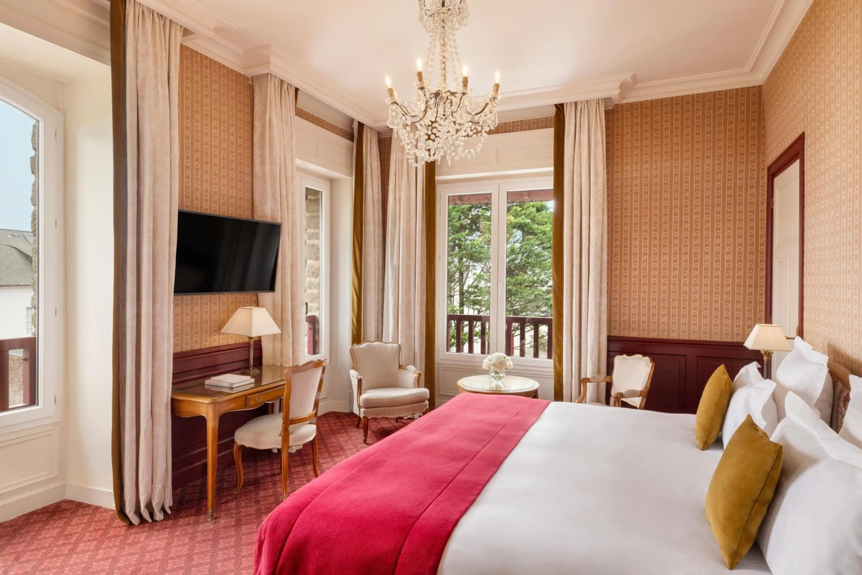 Bedroom, Bed in Le Castel Marie Louise