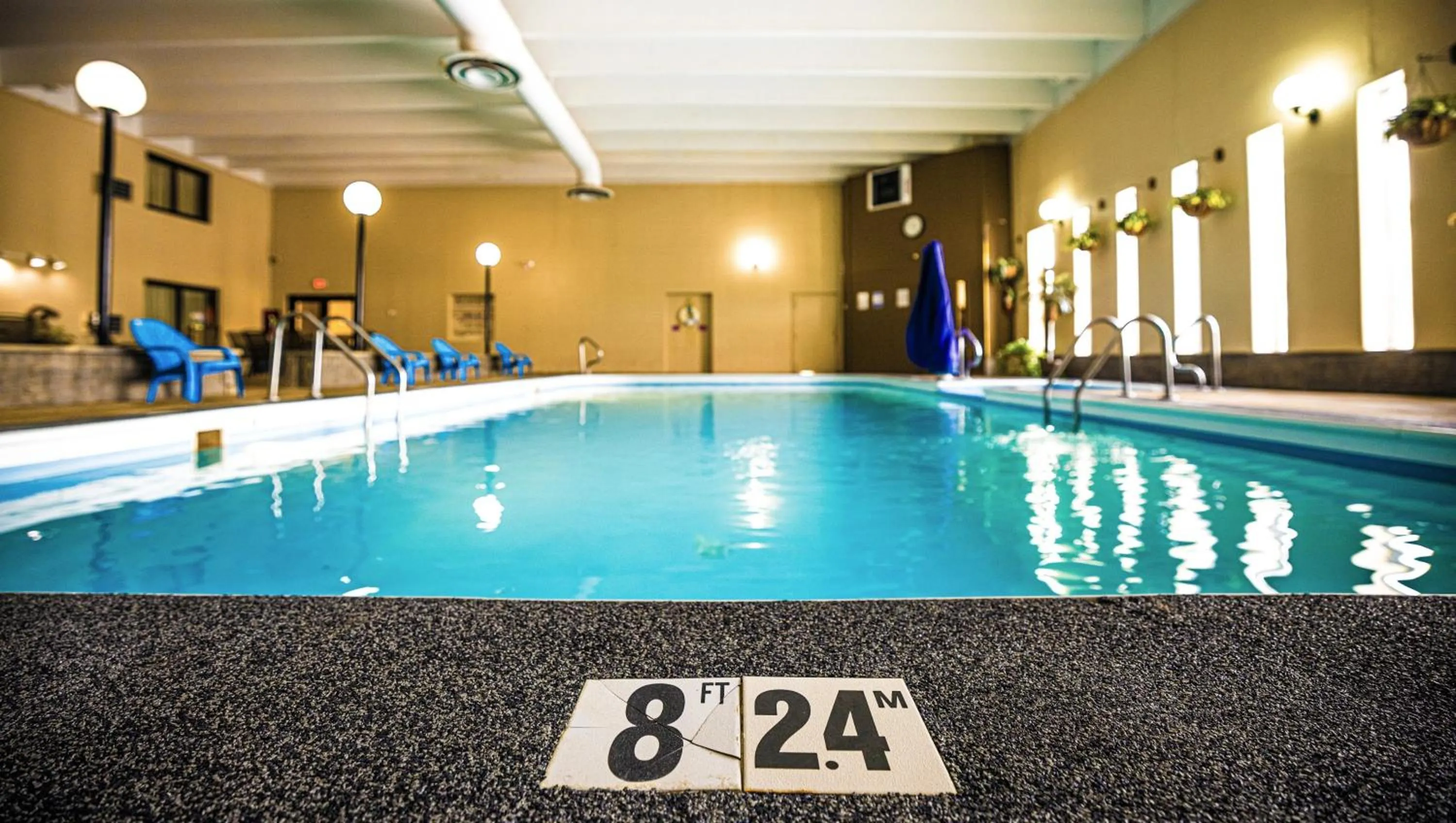 Swimming pool in Wrangler Inn Mobridge